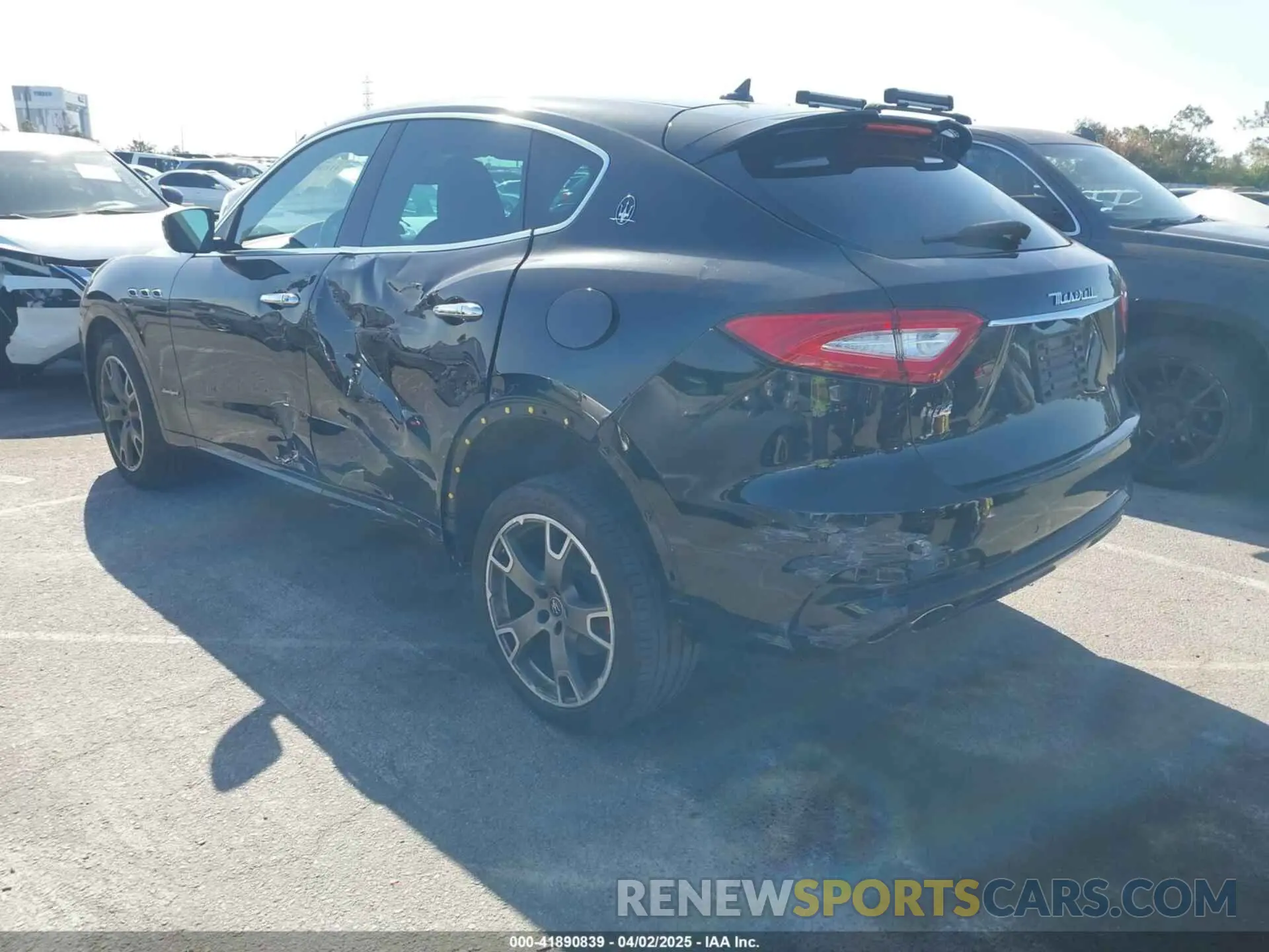 3 Фотография поврежденного автомобиля ZN661XUS2LX341454 MASERATI LEVANTE 2020