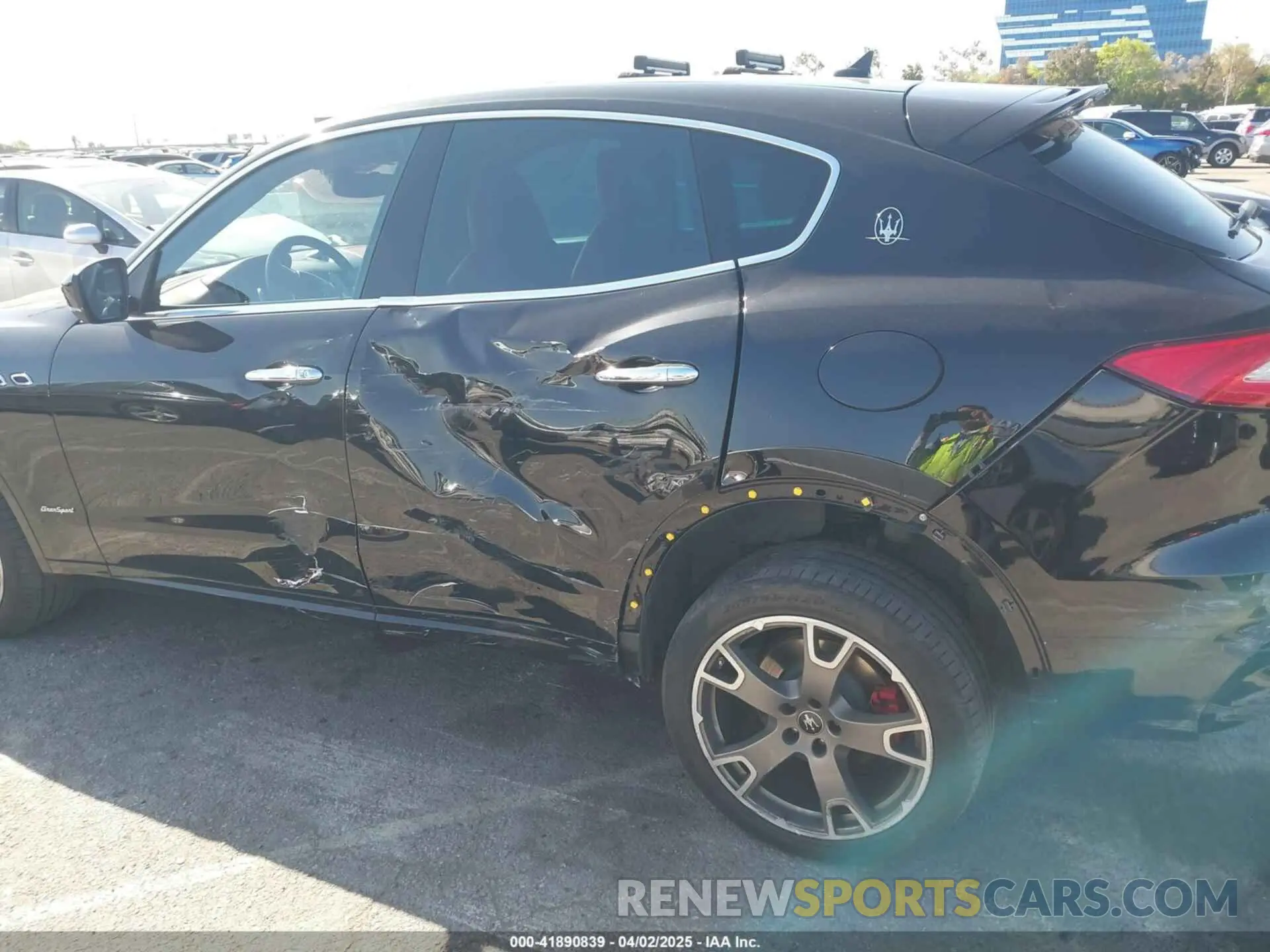 6 Фотография поврежденного автомобиля ZN661XUS2LX341454 MASERATI LEVANTE 2020