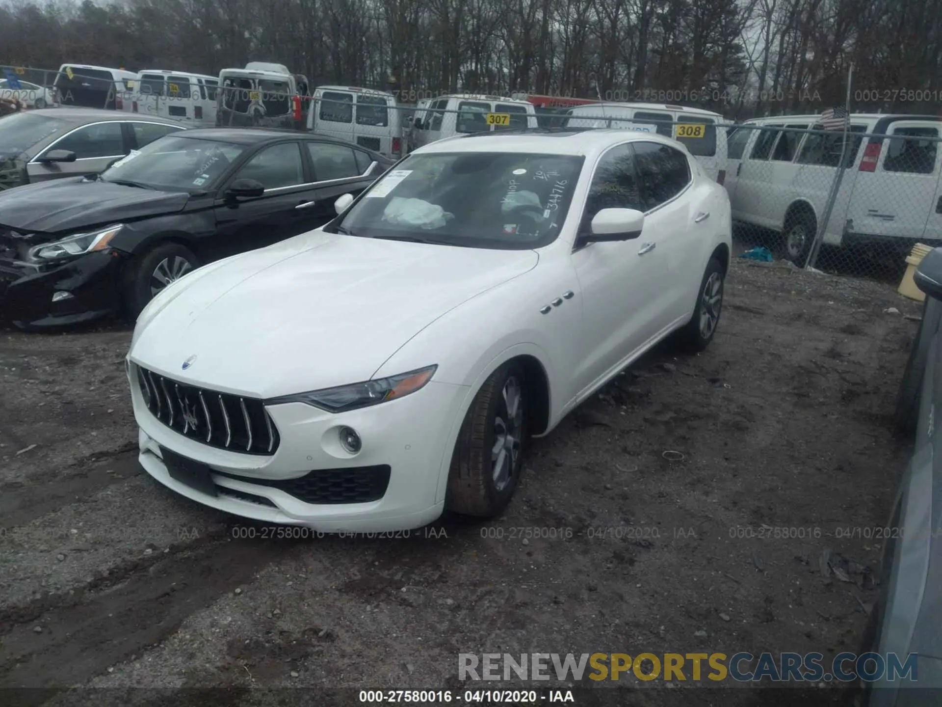 2 Photograph of a damaged car ZN661YUA3LX344716 MASERATI LEVANTE 2020