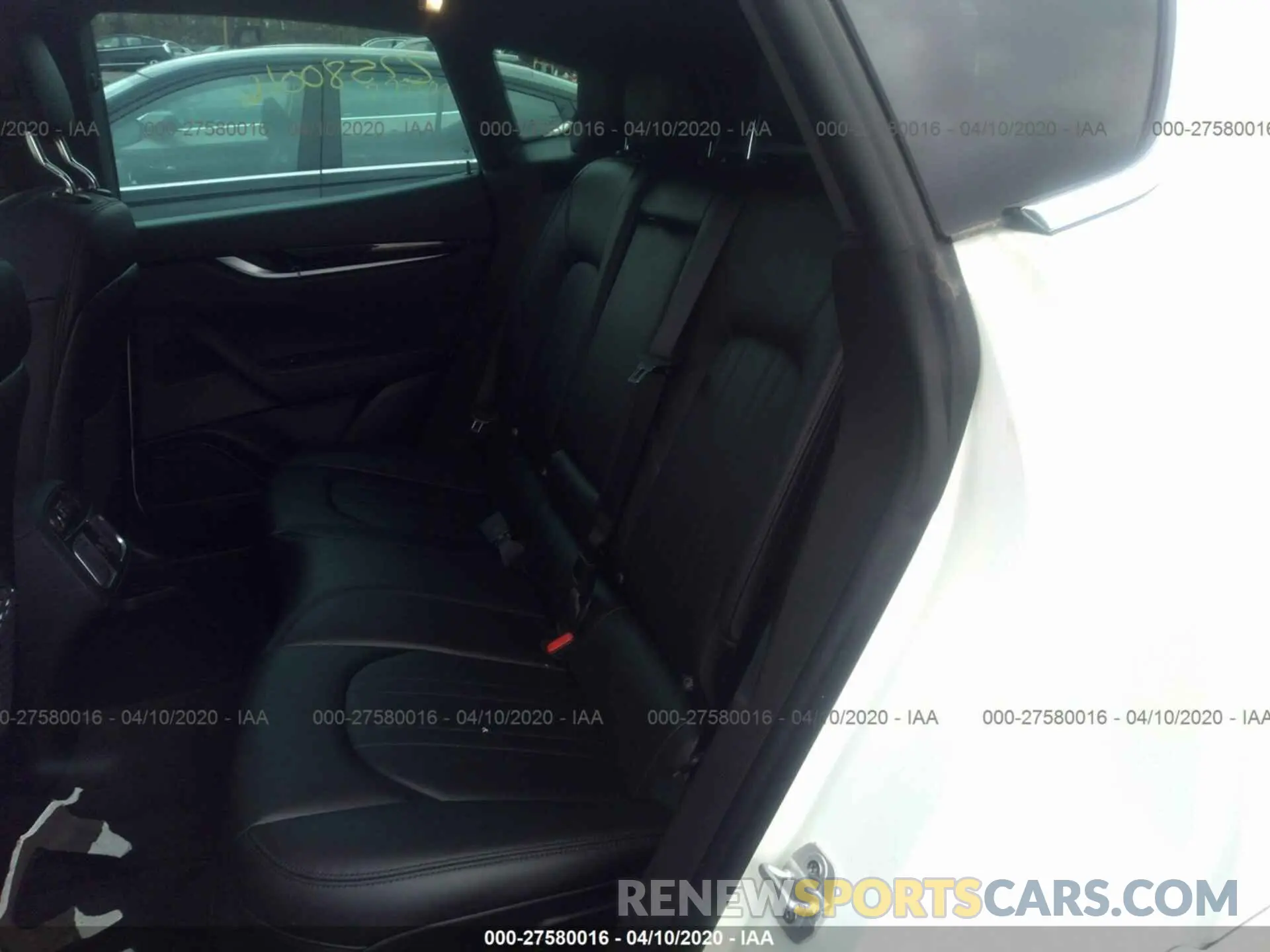 8 Photograph of a damaged car ZN661YUA3LX344716 MASERATI LEVANTE 2020