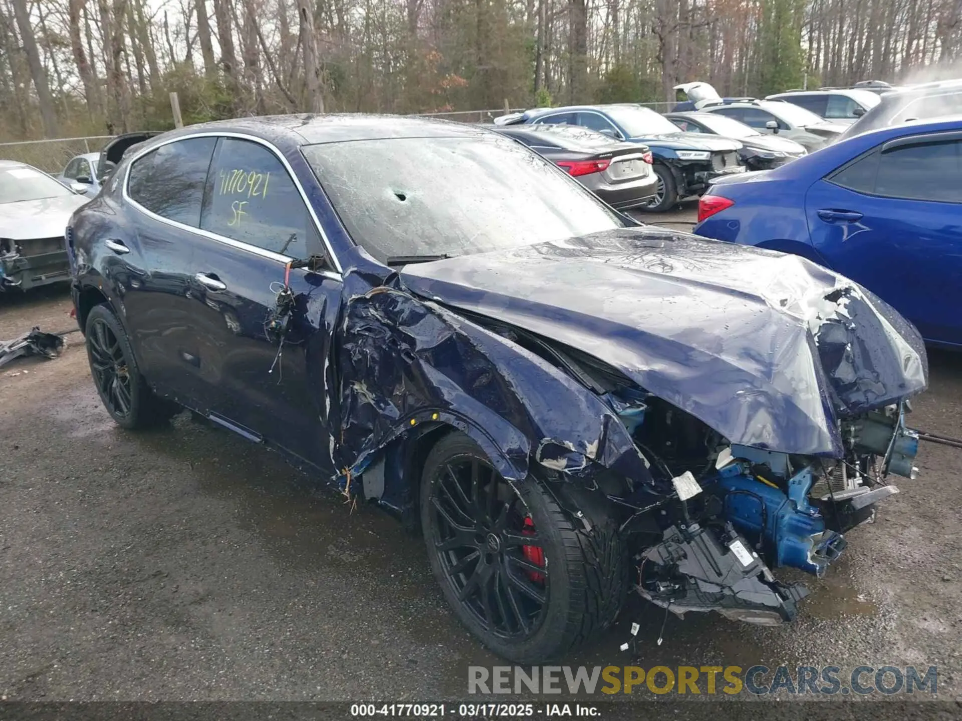 1 Фотография поврежденного автомобиля ZN661XUSXMX364840 MASERATI LEVANTE 2021