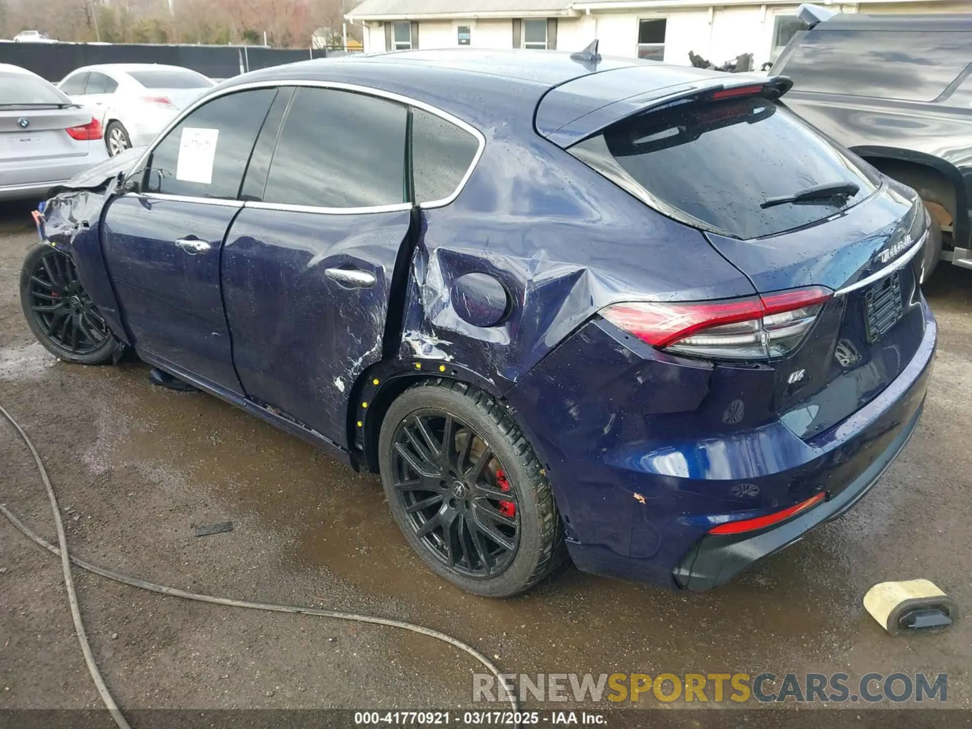 3 Фотография поврежденного автомобиля ZN661XUSXMX364840 MASERATI LEVANTE 2021