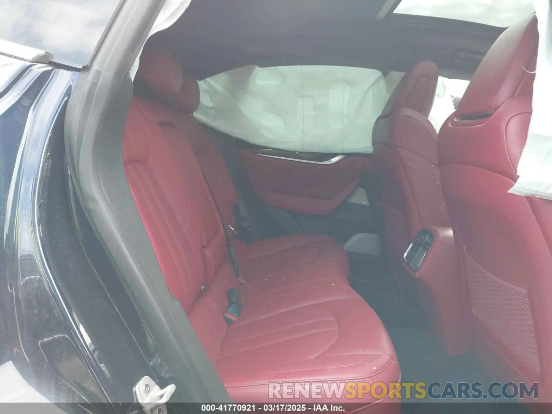 8 Фотография поврежденного автомобиля ZN661XUSXMX364840 MASERATI LEVANTE 2021