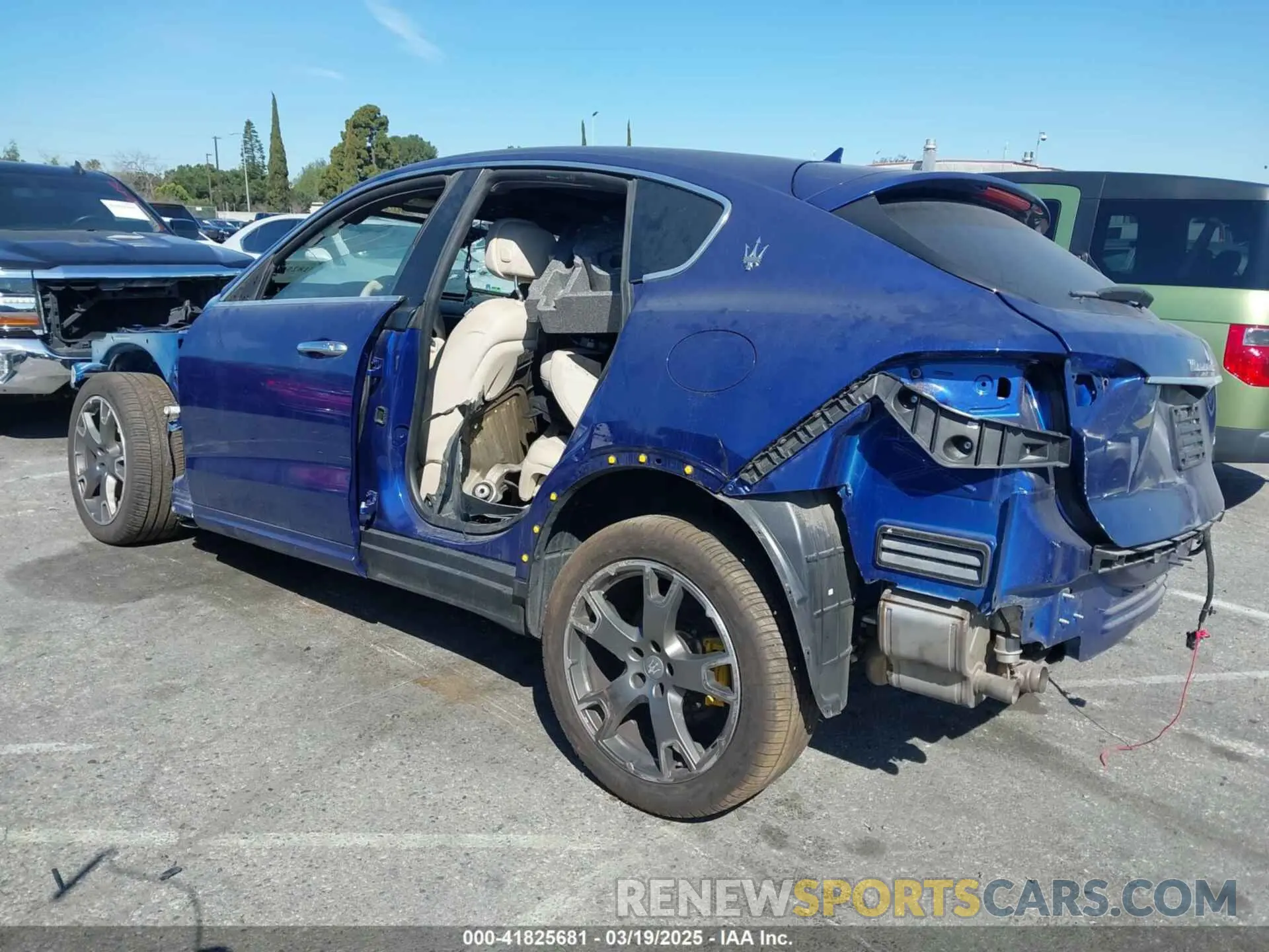 3 Фотография поврежденного автомобиля ZN661XUA1NX390431 MASERATI LEVANTE 2022