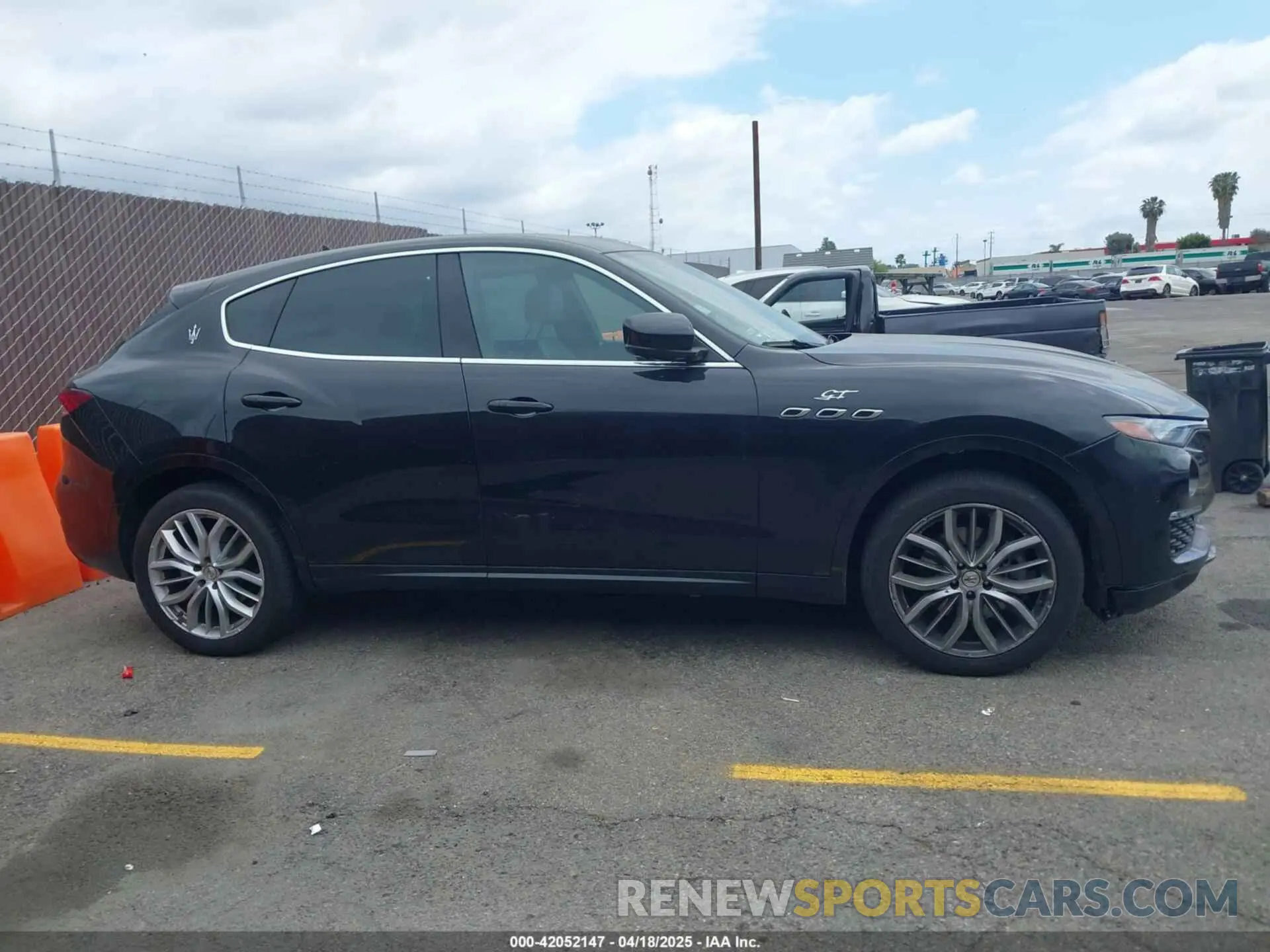 13 Photograph of a damaged car ZN661XUA5NX382350 MASERATI LEVANTE 2022