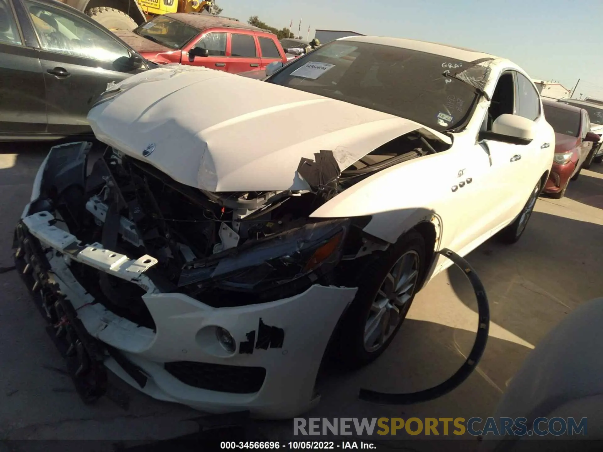2 Photograph of a damaged car ZN661XUA6NX388688 MASERATI LEVANTE 2022