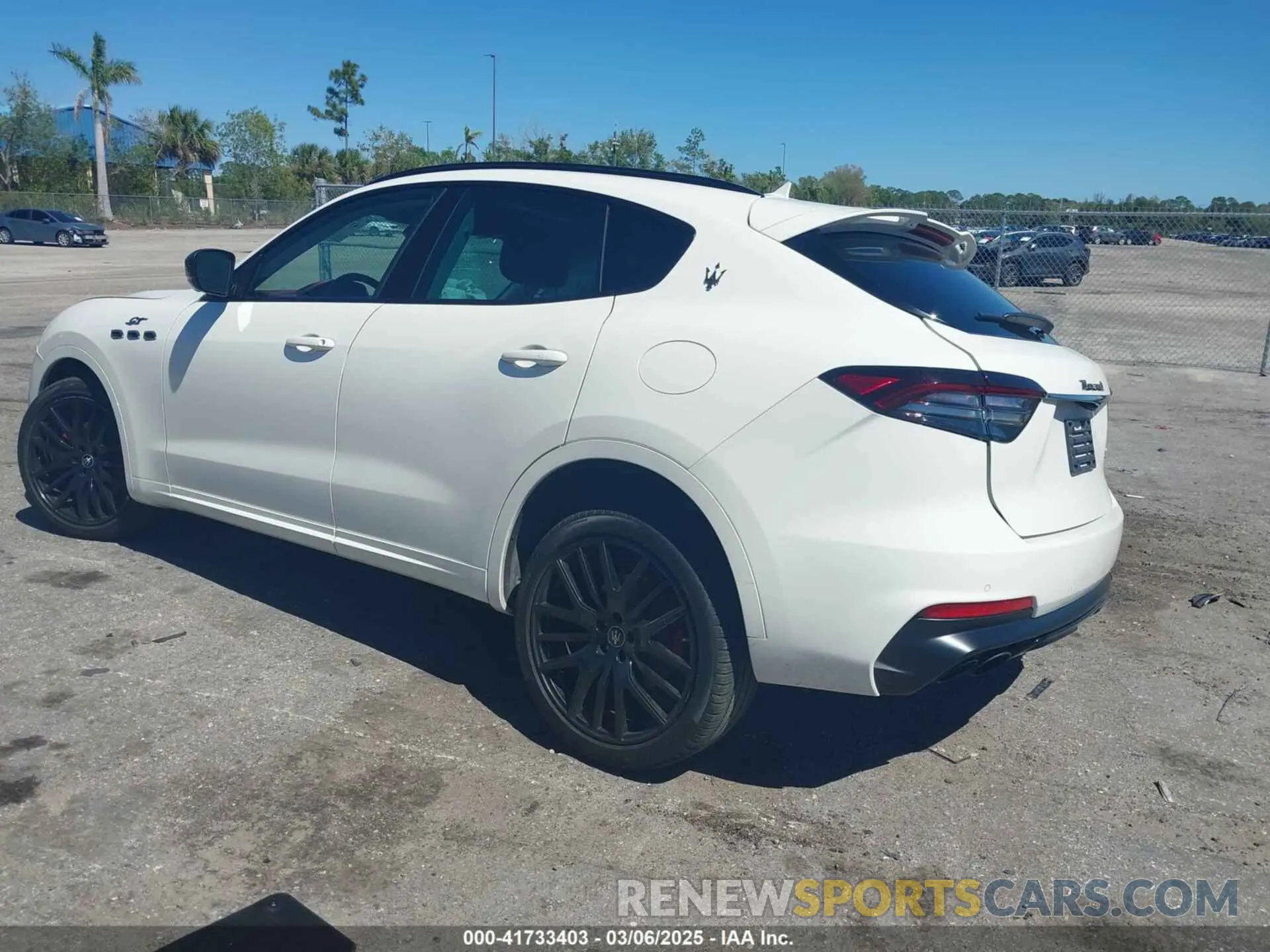 3 Фотография поврежденного автомобиля ZN661XUA9NX400266 MASERATI LEVANTE 2022