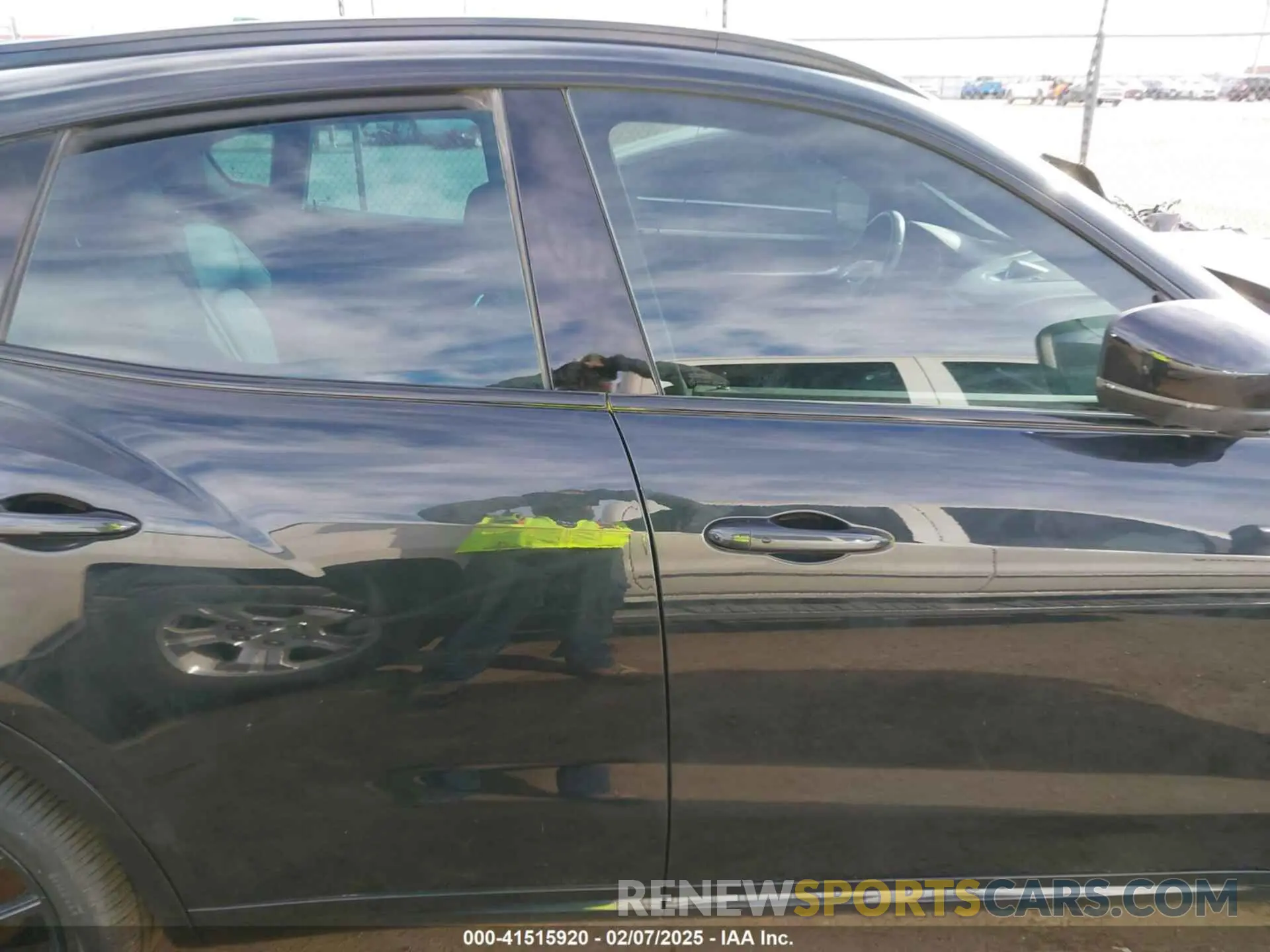 14 Photograph of a damaged car ZN661XUAXNX400339 MASERATI LEVANTE 2022