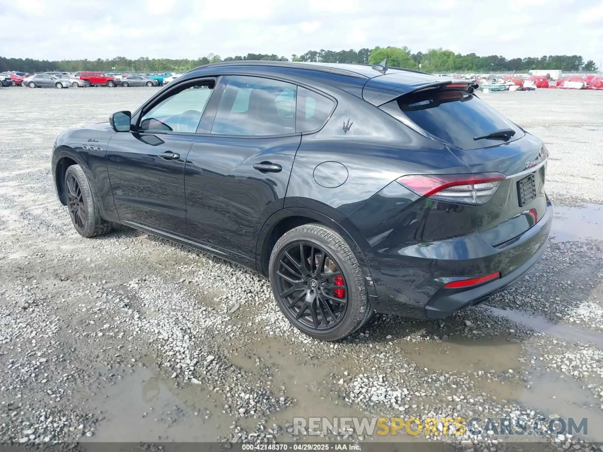 3 Фотография поврежденного автомобиля ZN661YUM1NX393345 MASERATI LEVANTE 2022