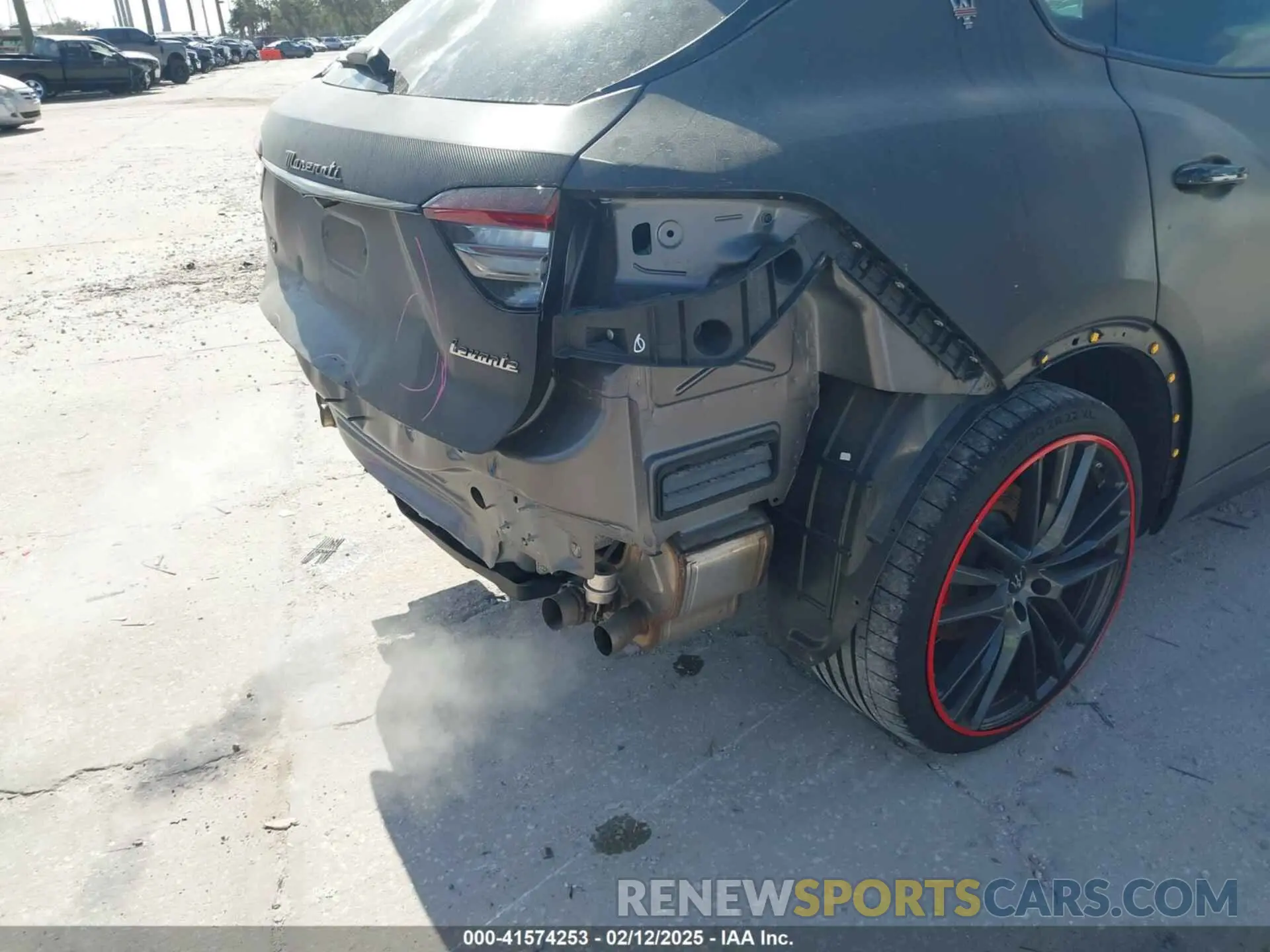 18 Фотография поврежденного автомобиля ZN661ZUT3NX389424 MASERATI LEVANTE 2022