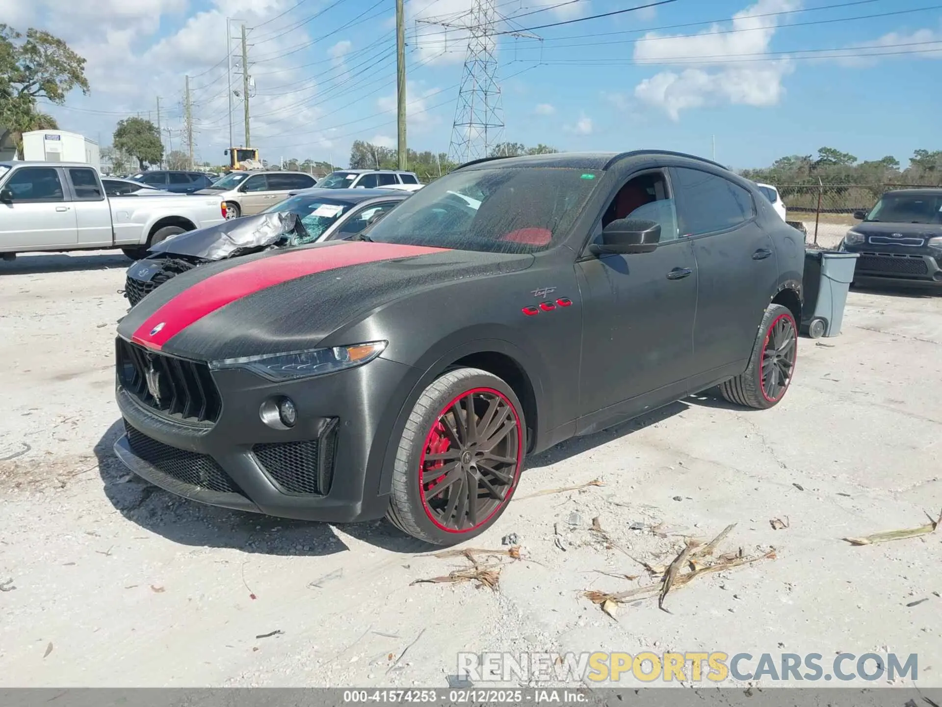 2 Фотография поврежденного автомобиля ZN661ZUT3NX389424 MASERATI LEVANTE 2022