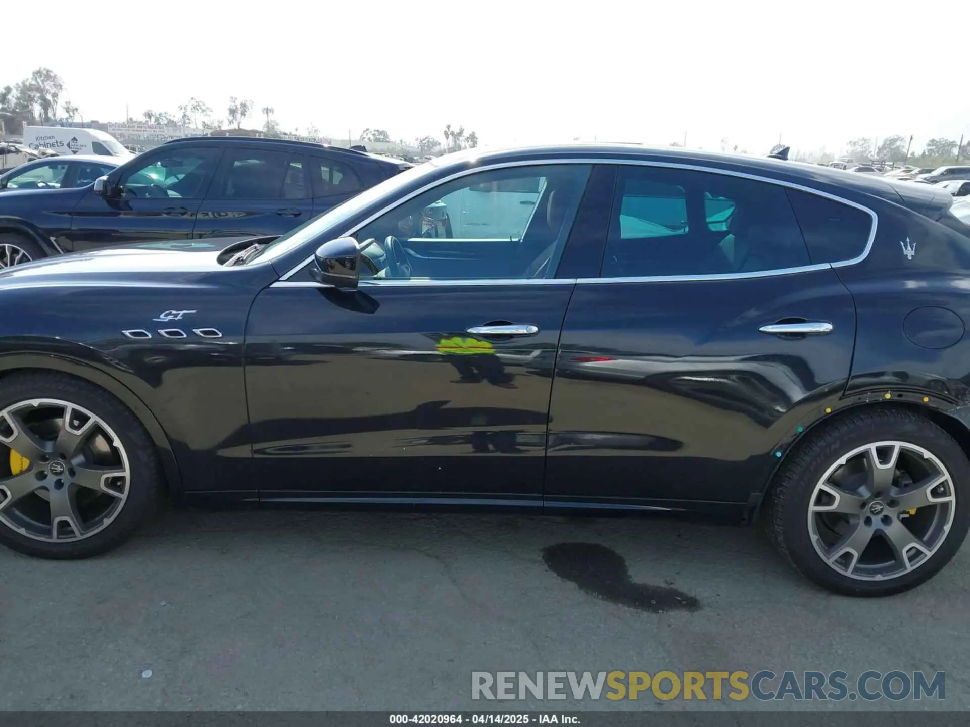 15 Photograph of a damaged car ZN661XUA0PX439248 MASERATI LEVANTE 2023