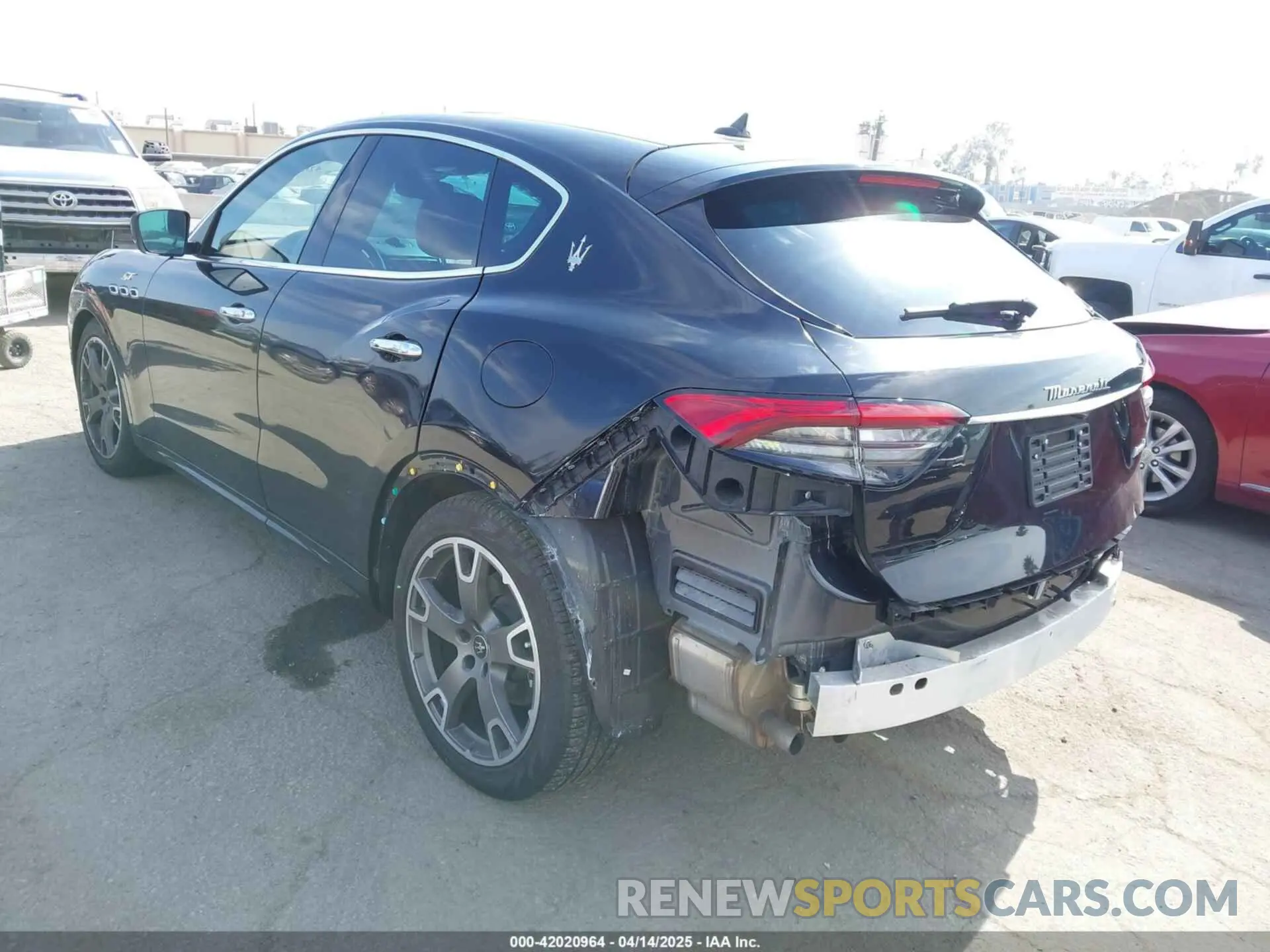 3 Photograph of a damaged car ZN661XUA0PX439248 MASERATI LEVANTE 2023