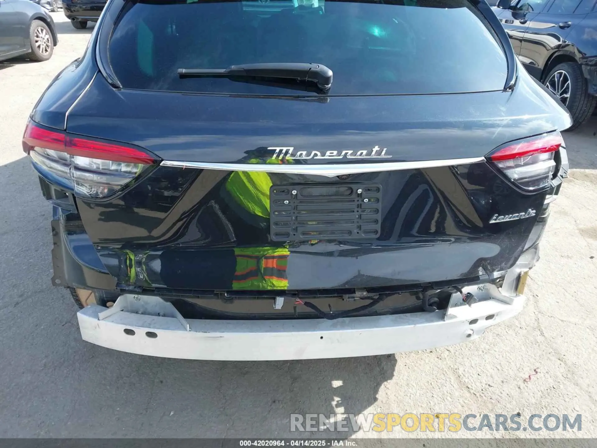 6 Photograph of a damaged car ZN661XUA0PX439248 MASERATI LEVANTE 2023