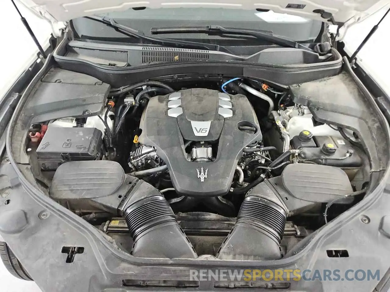 12 Photograph of a damaged car ZN661XUAXNX389214 MASERATI LEVANTE BA 2022