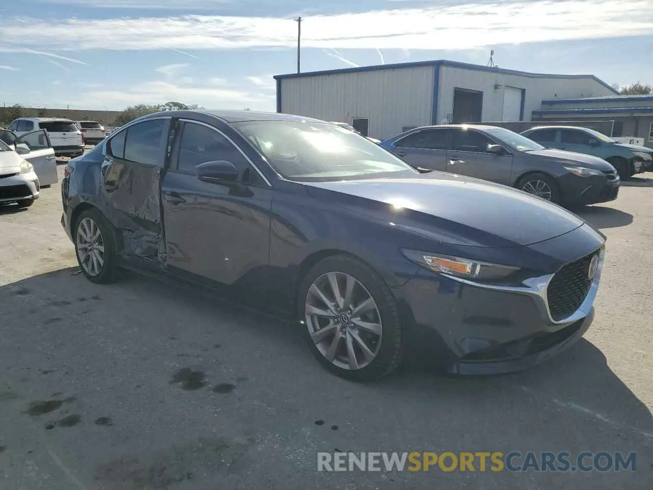 4 Фотография поврежденного автомобиля 3MZBPAAL3KM111142 MAZDA 3 2019