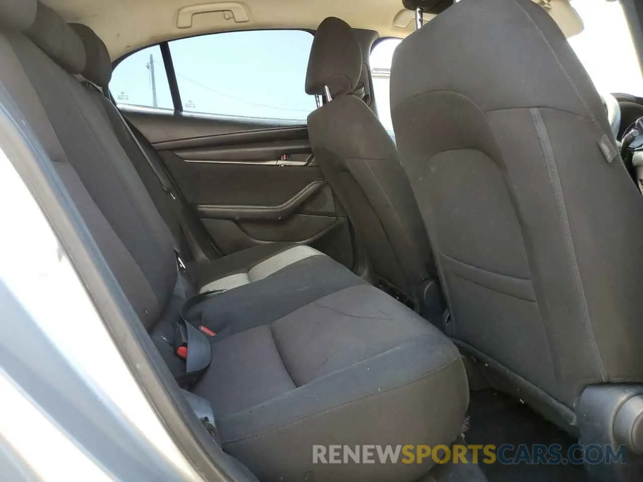 10 Photograph of a damaged car 3MZBPABL8KM112754 MAZDA 3 2019