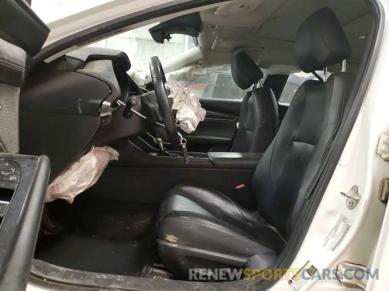 7 Photograph of a damaged car 3MZBPAEM1KM101048 MAZDA 3 2019