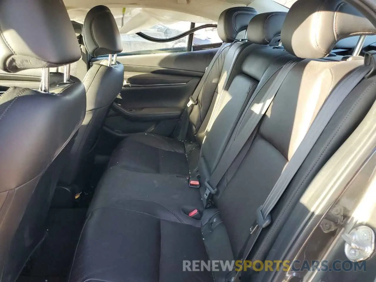 10 Photograph of a damaged car 3MZBPAEM4KM105188 MAZDA 3 2019