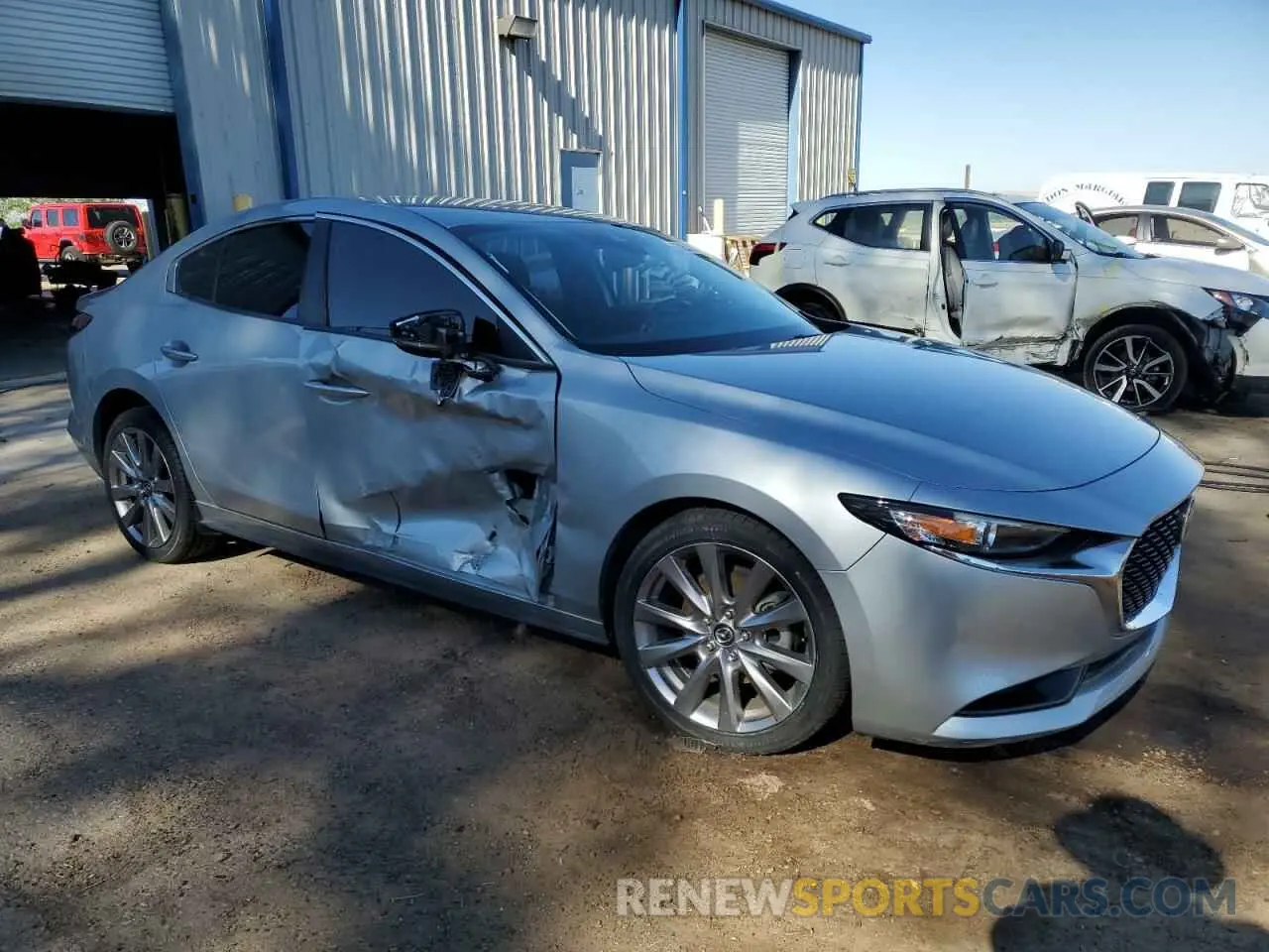 4 Фотография поврежденного автомобиля JM1BPBAM0K1116961 MAZDA 3 2019
