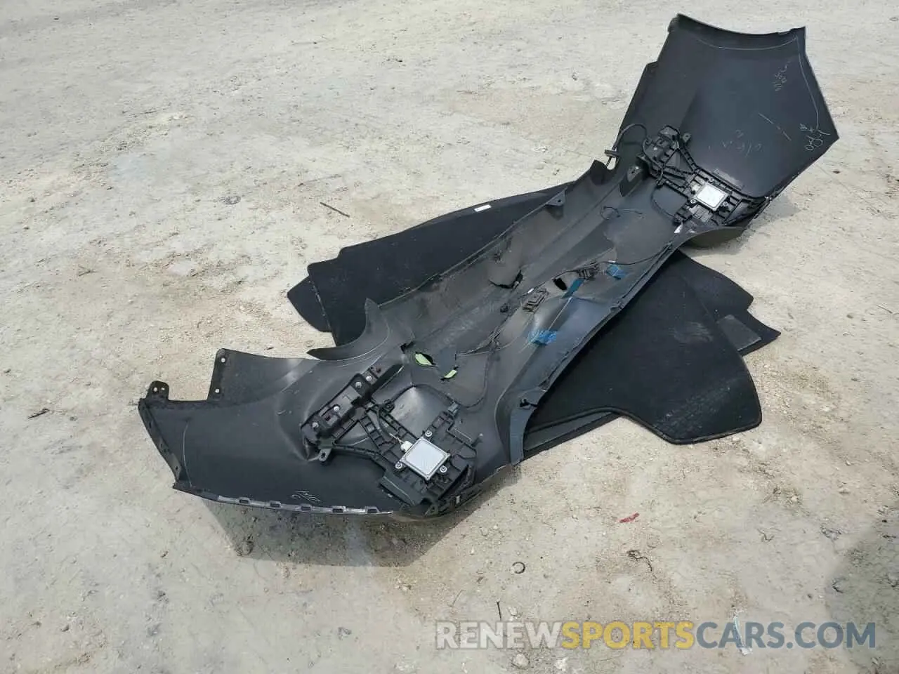 12 Photograph of a damaged car 3MZBPACL3LM127114 MAZDA 3 2020
