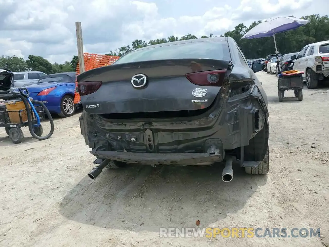 6 Photograph of a damaged car 3MZBPACL3LM127114 MAZDA 3 2020