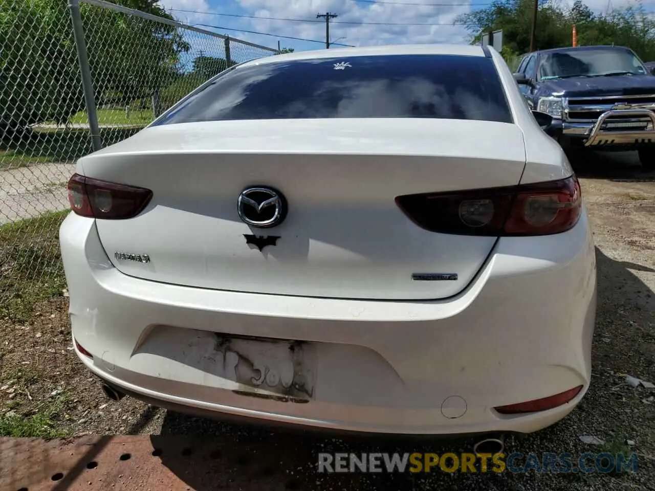 6 Photograph of a damaged car JM1BPABL1L1147881 MAZDA 3 2020