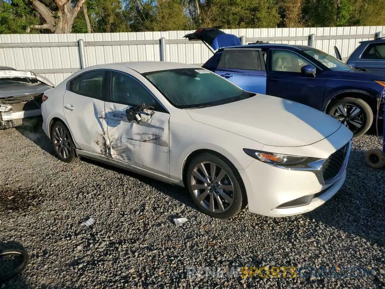 4 Фотография поврежденного автомобиля JM1BPACL0L1167246 MAZDA 3 2020
