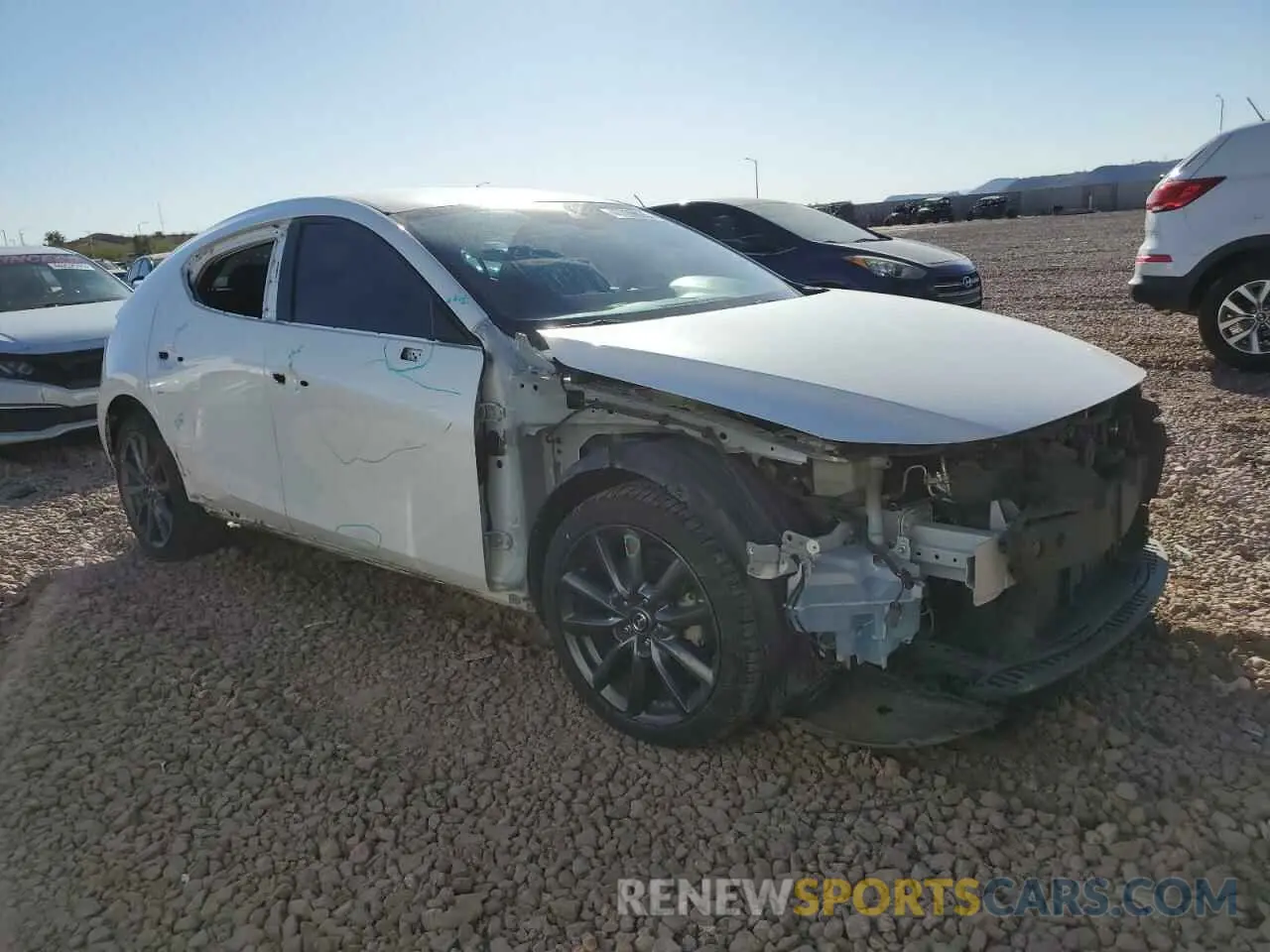 4 Фотография поврежденного автомобиля JM1BPALMXL1157896 MAZDA 3 2020