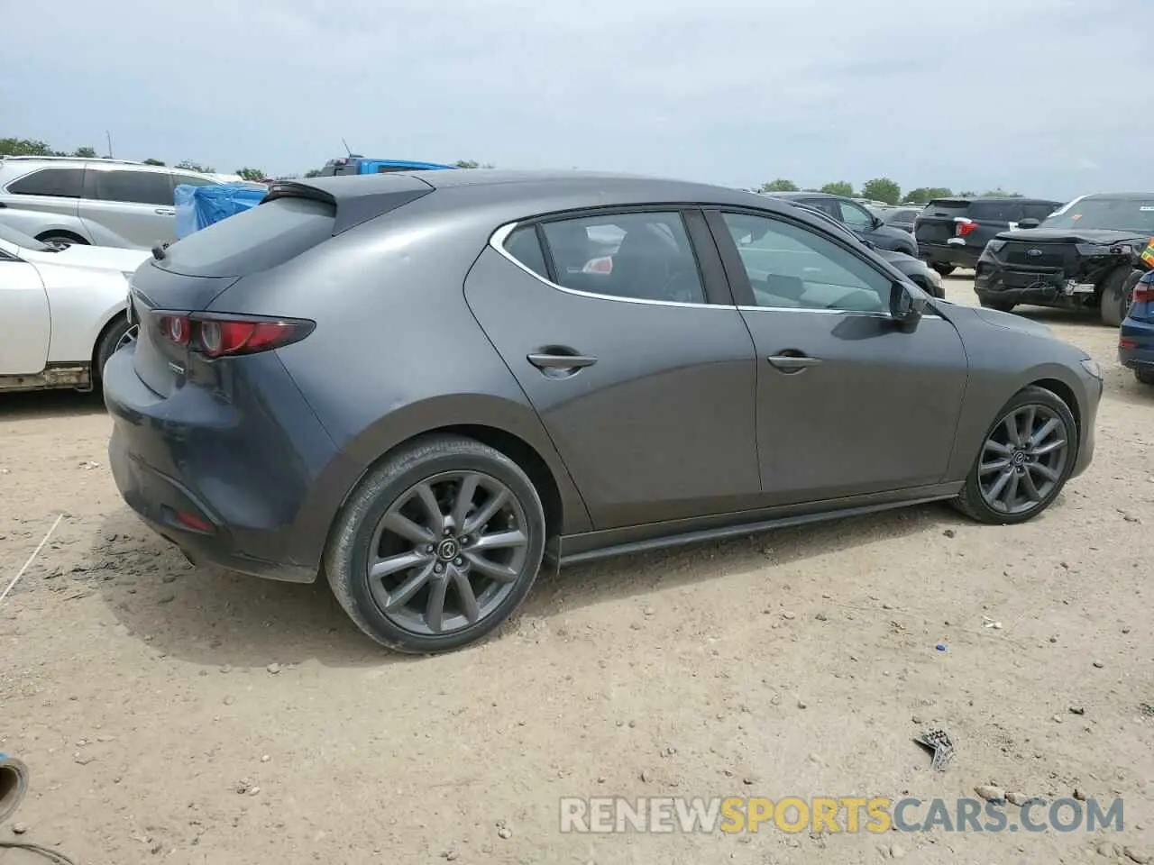 3 Фотография поврежденного автомобиля JM1BPAKL9M1301934 MAZDA 3 2021