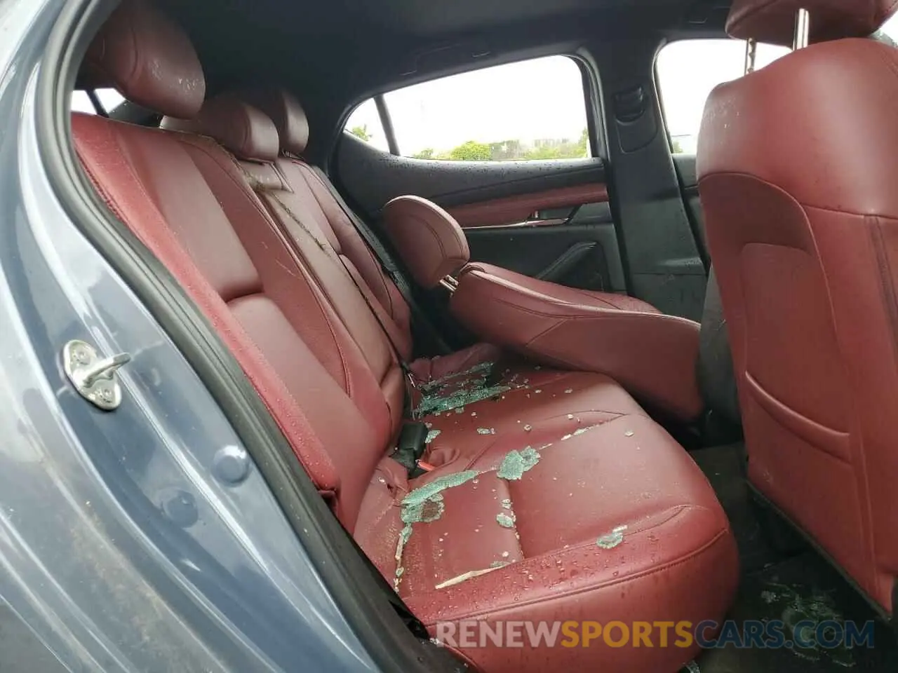 10 Photograph of a damaged car JM1BPAML6M1347072 MAZDA 3 2021