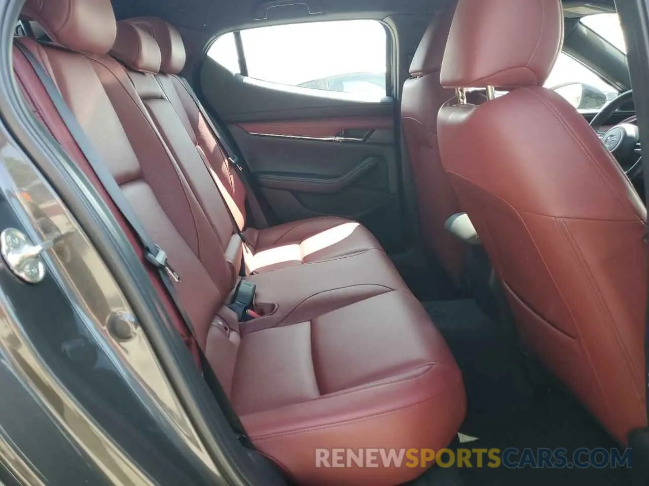 10 Фотография поврежденного автомобиля JM1BPBNY6M1333768 MAZDA 3 2021