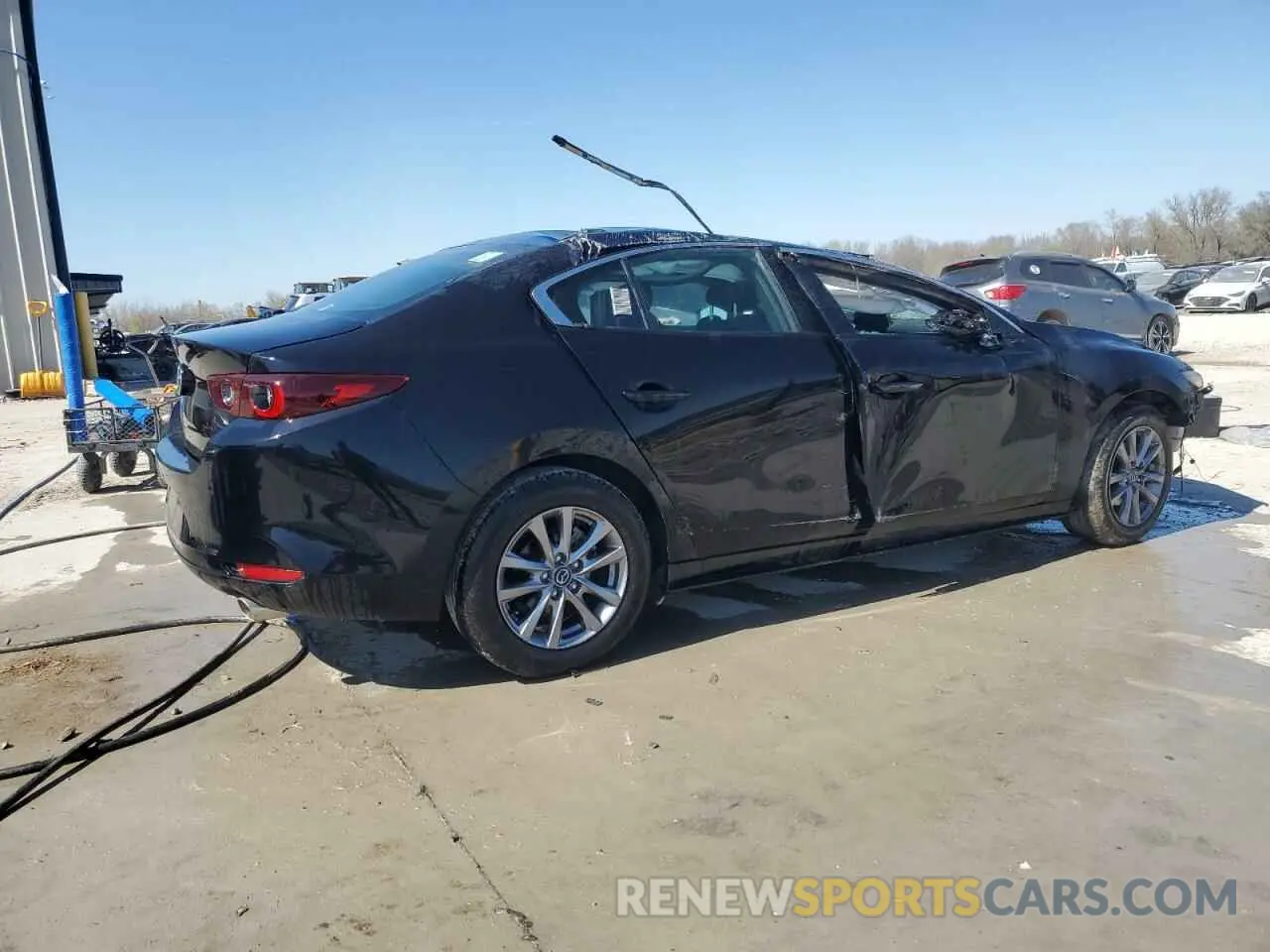 3 Photograph of a damaged car 3MZBPAAL4NM308874 MAZDA 3 2022