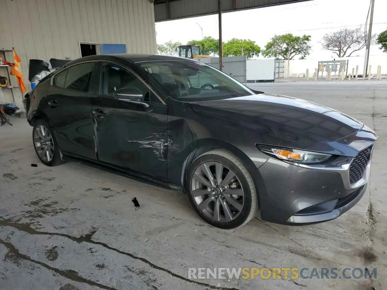 4 Photograph of a damaged car 3MZBPABL1NM317269 MAZDA 3 2022