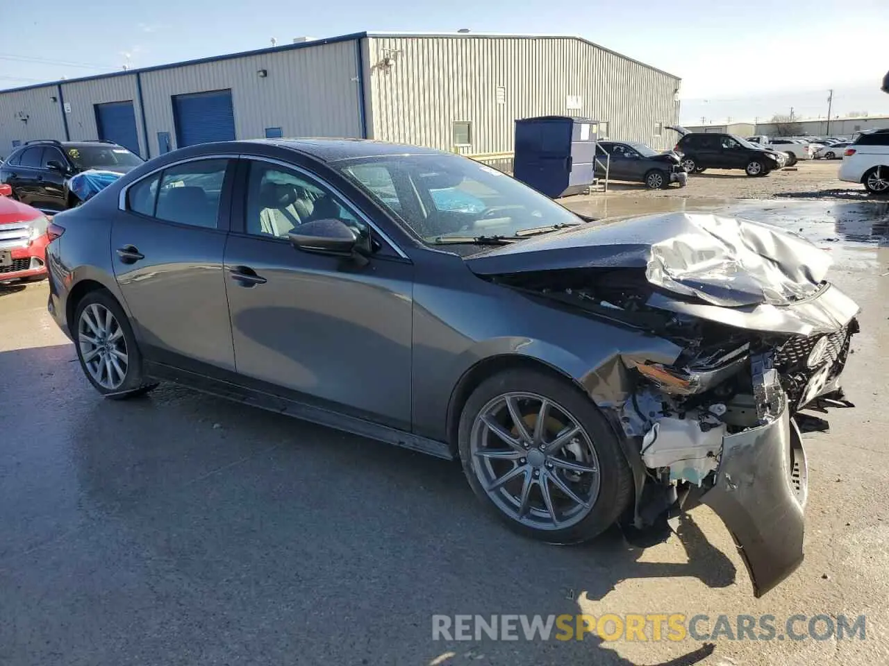 4 Photograph of a damaged car 3MZBPADL3NM313320 MAZDA 3 2022