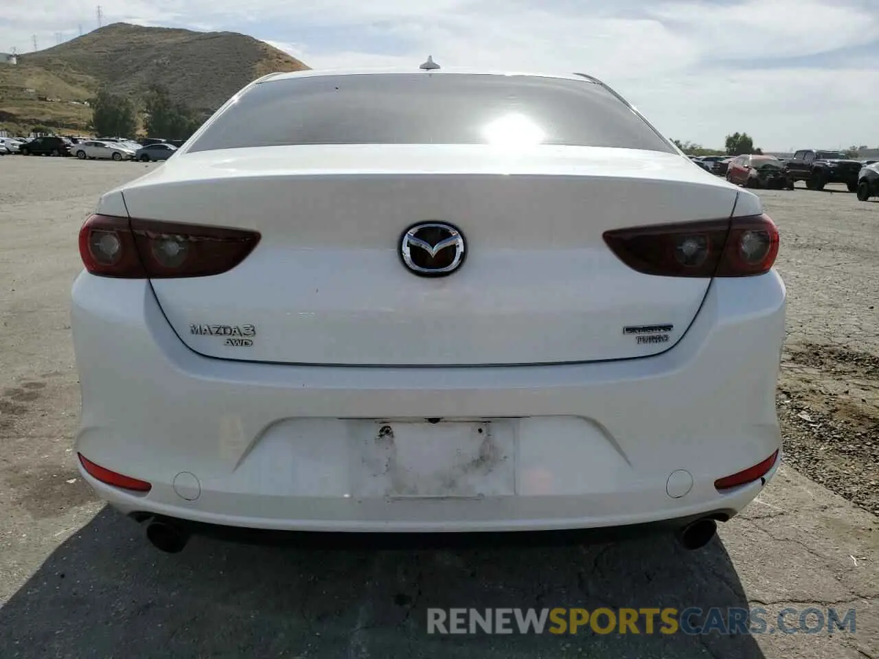 6 Photograph of a damaged car 3MZBPBAY9NM302022 MAZDA 3 2022