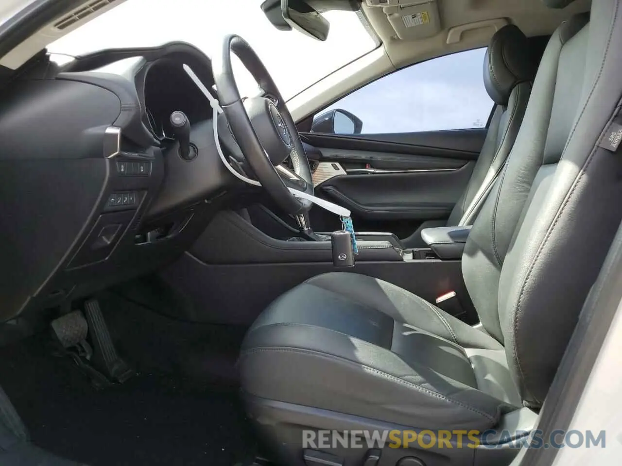 7 Photograph of a damaged car 3MZBPBAY9NM302022 MAZDA 3 2022