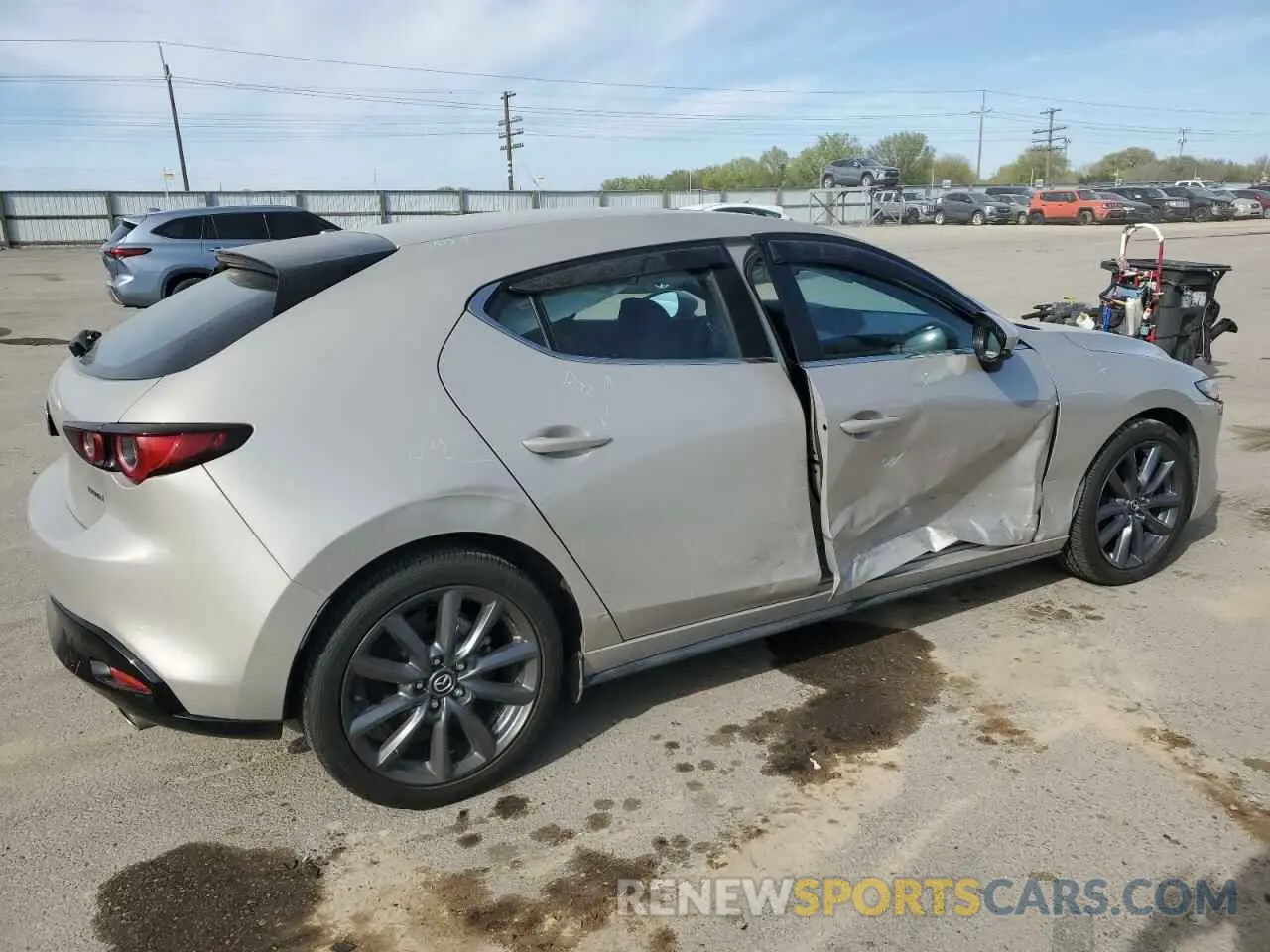 3 Photograph of a damaged car JM1BPALL2N1519102 MAZDA 3 2022