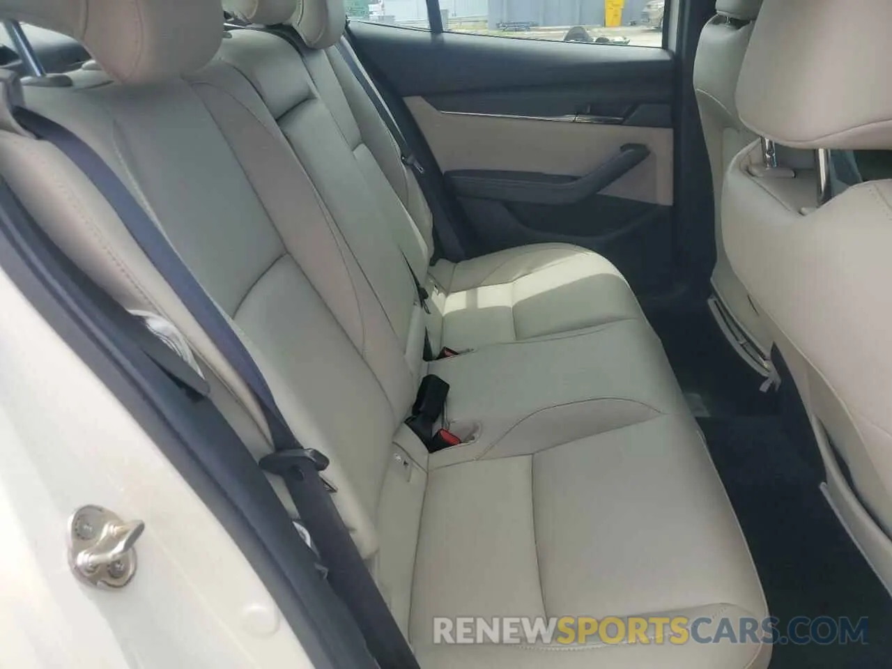10 Photograph of a damaged car 3MZBPACM0PM379711 MAZDA 3 2023