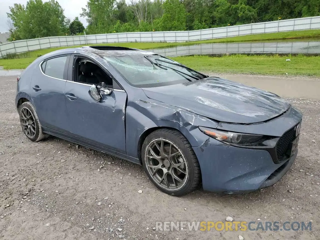 4 Photograph of a damaged car JM1BPBJY2P1600818 MAZDA 3 2023