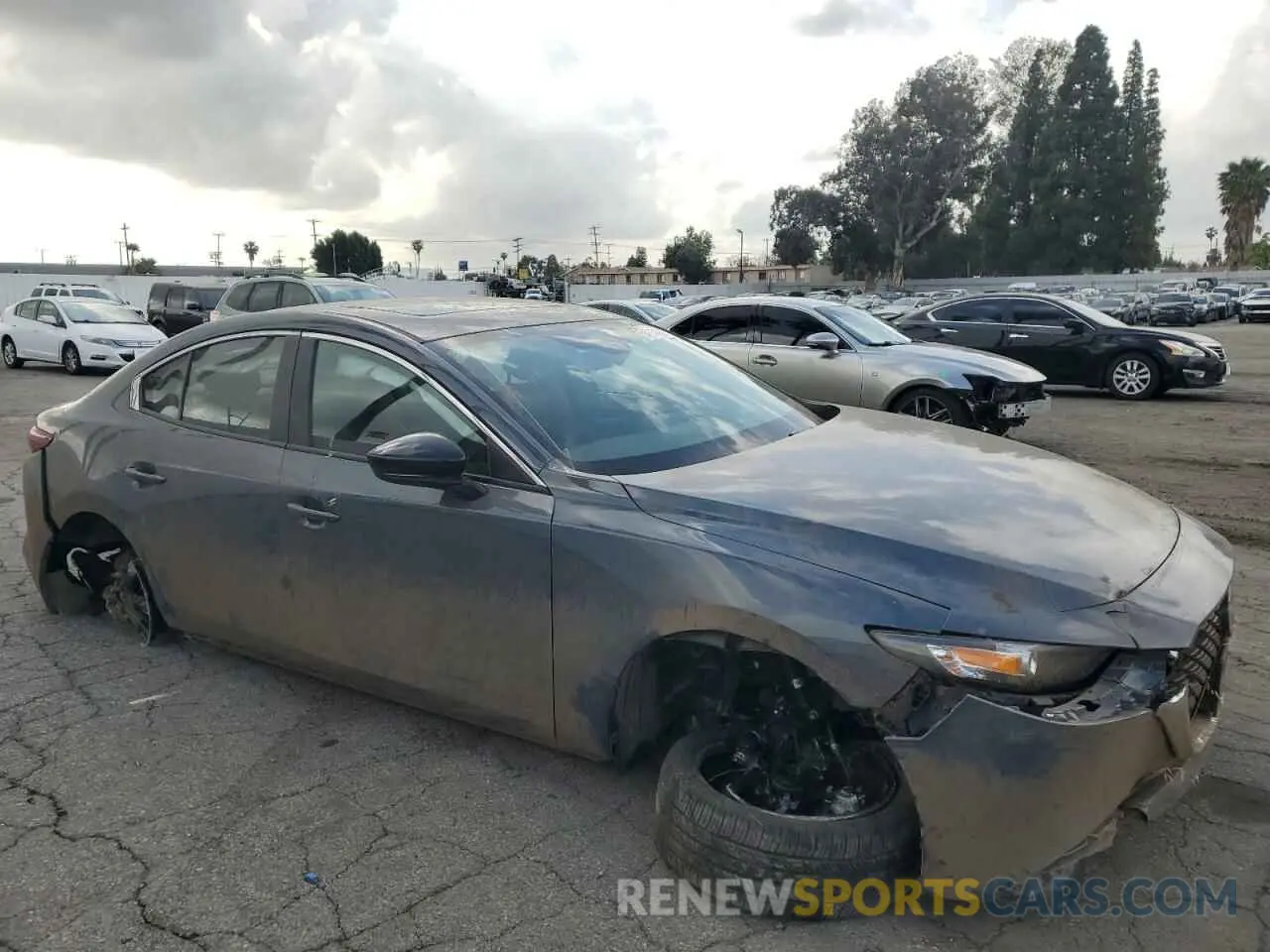 4 Фотография поврежденного автомобиля 3MZBPBCM0RM403689 MAZDA 3 2024