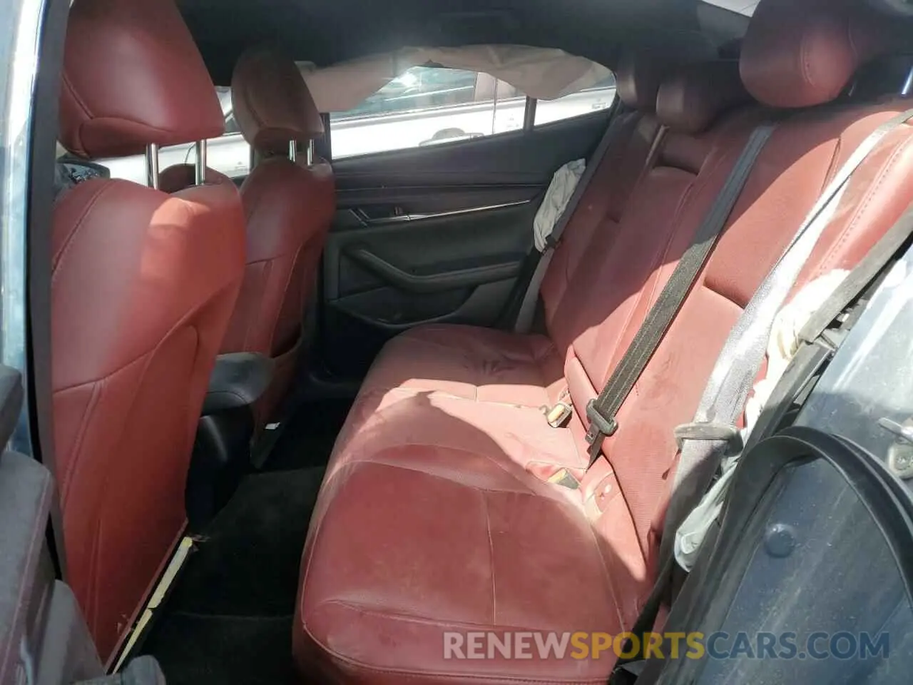 10 Фотография поврежденного автомобиля 3MZBPBCM7RM413295 MAZDA 3 2024