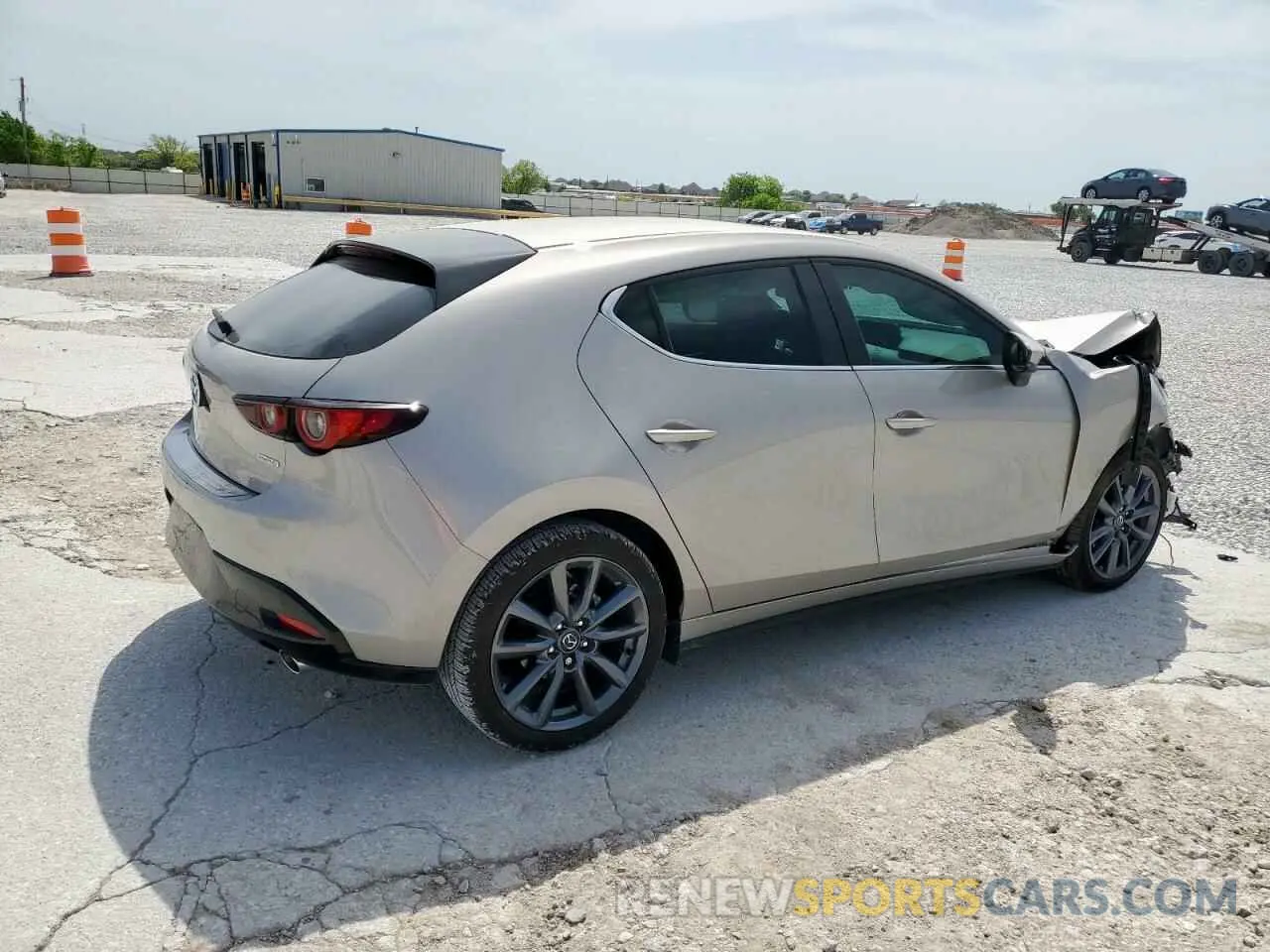 3 Фотография поврежденного автомобиля JM1BPALM5R1721303 MAZDA 3 2024
