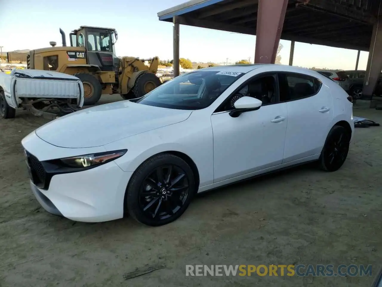 1 Фотография поврежденного автомобиля JM1BPAMMXR1651571 MAZDA 3 2024