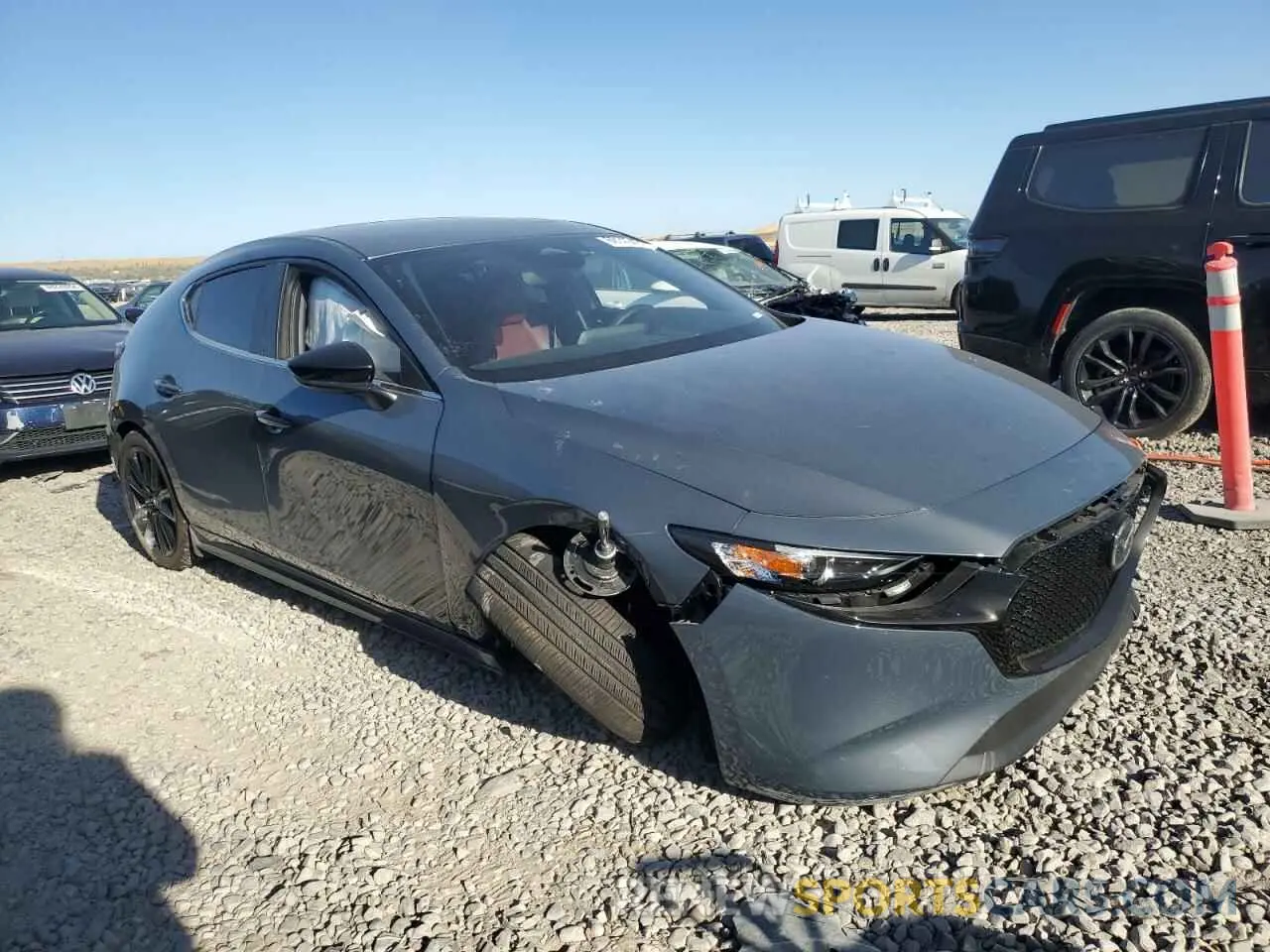 4 Фотография поврежденного автомобиля JM1BPBLM4R1714705 MAZDA 3 2024