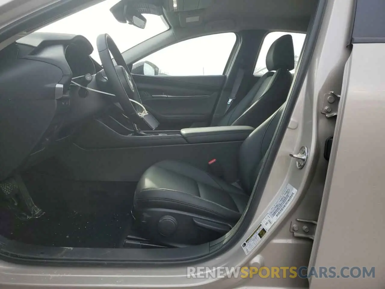 7 Photograph of a damaged car JM1BPABM6S1755922 MAZDA 3 2025