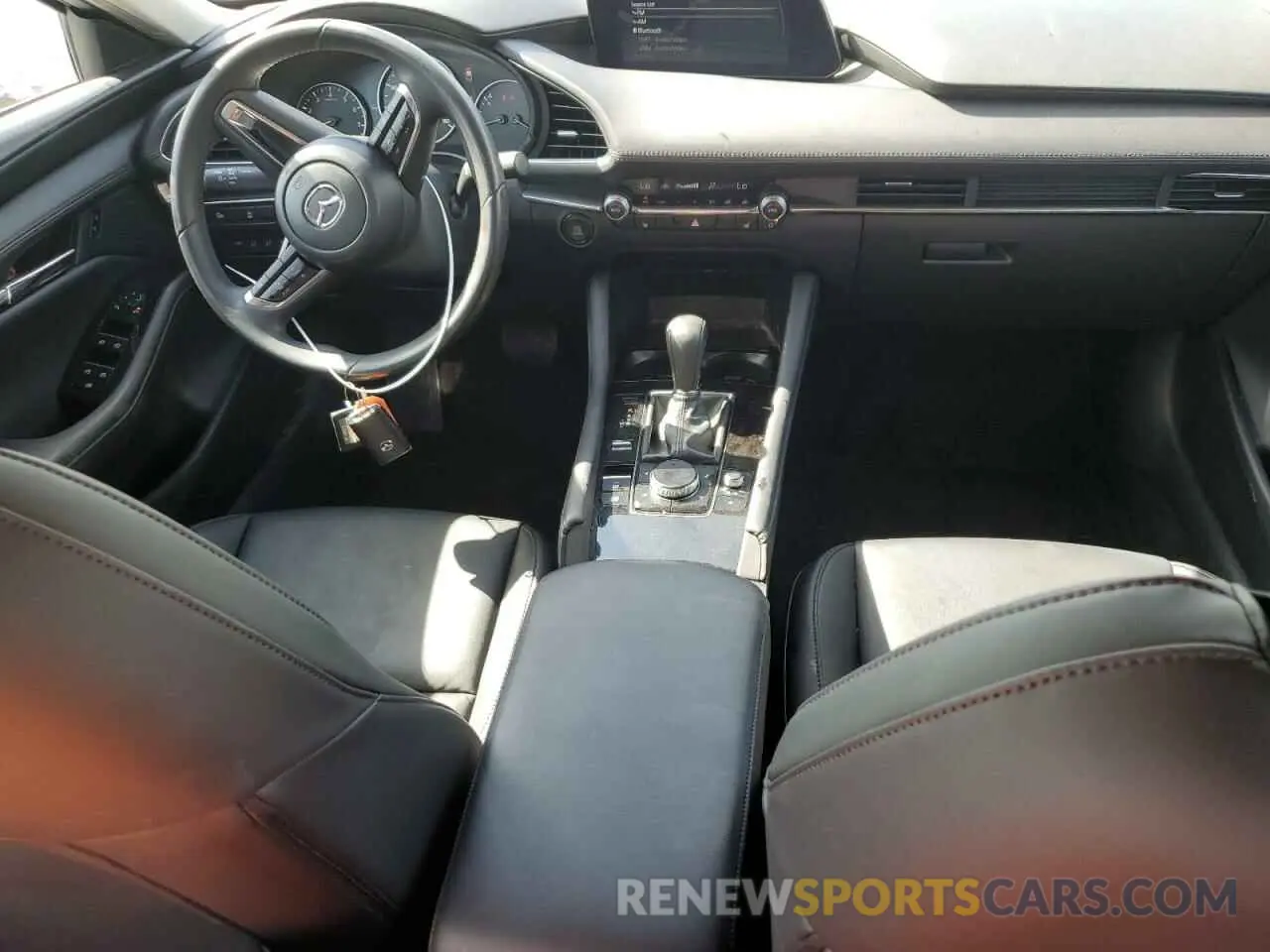 8 Фотография поврежденного автомобиля JM1BPACM6S1762013 MAZDA 3 2025