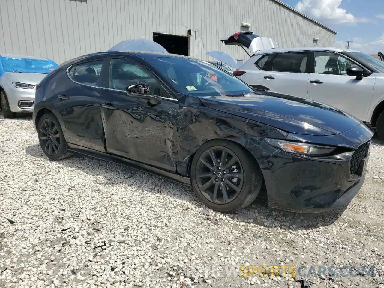 4 Фотография поврежденного автомобиля JM1BPAKM3R1721933 MAZDA 3 SELECT S 2024