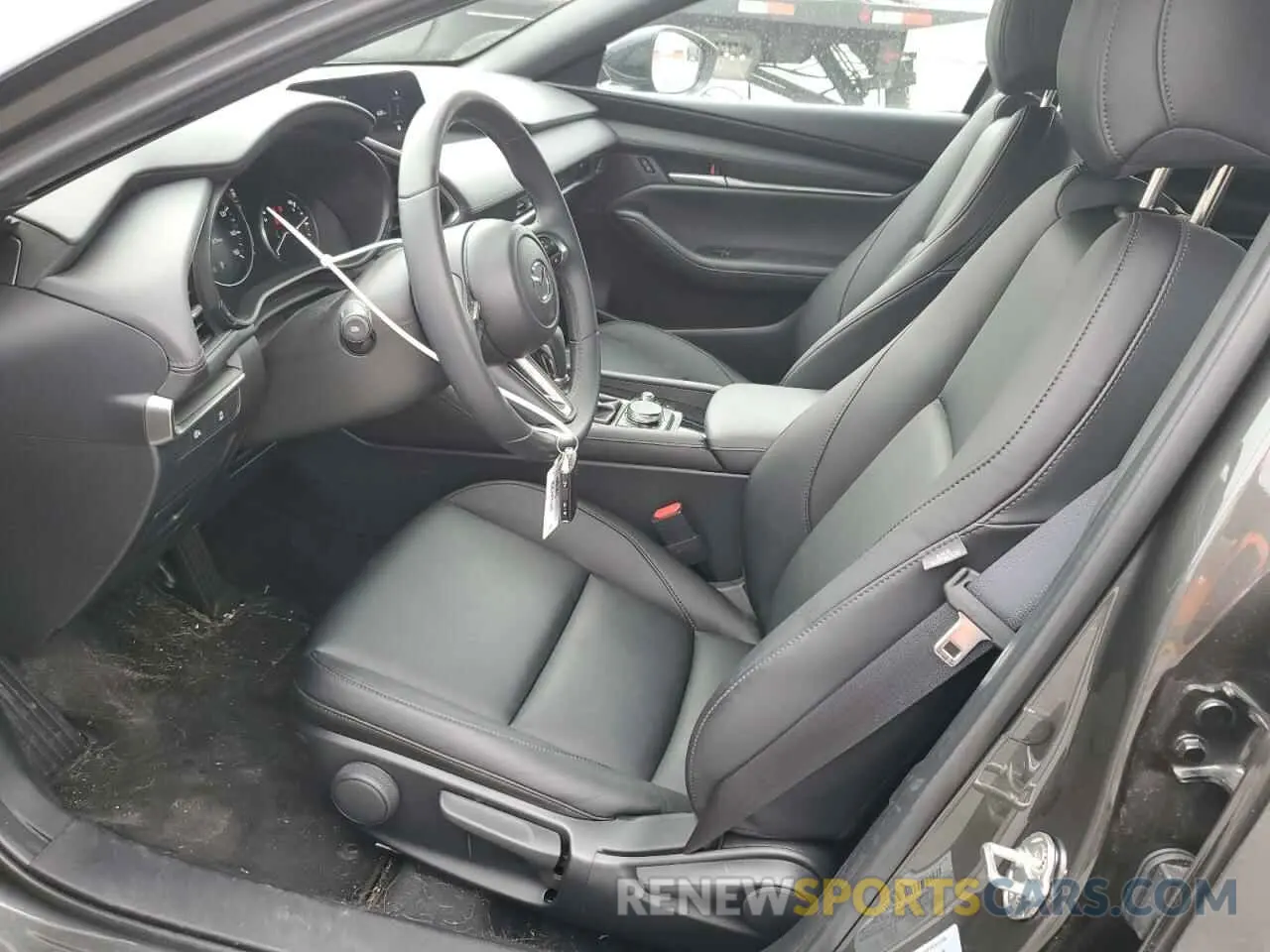 7 Фотография поврежденного автомобиля JM1BPAKM4R1708107 MAZDA 3 SELECT S 2024