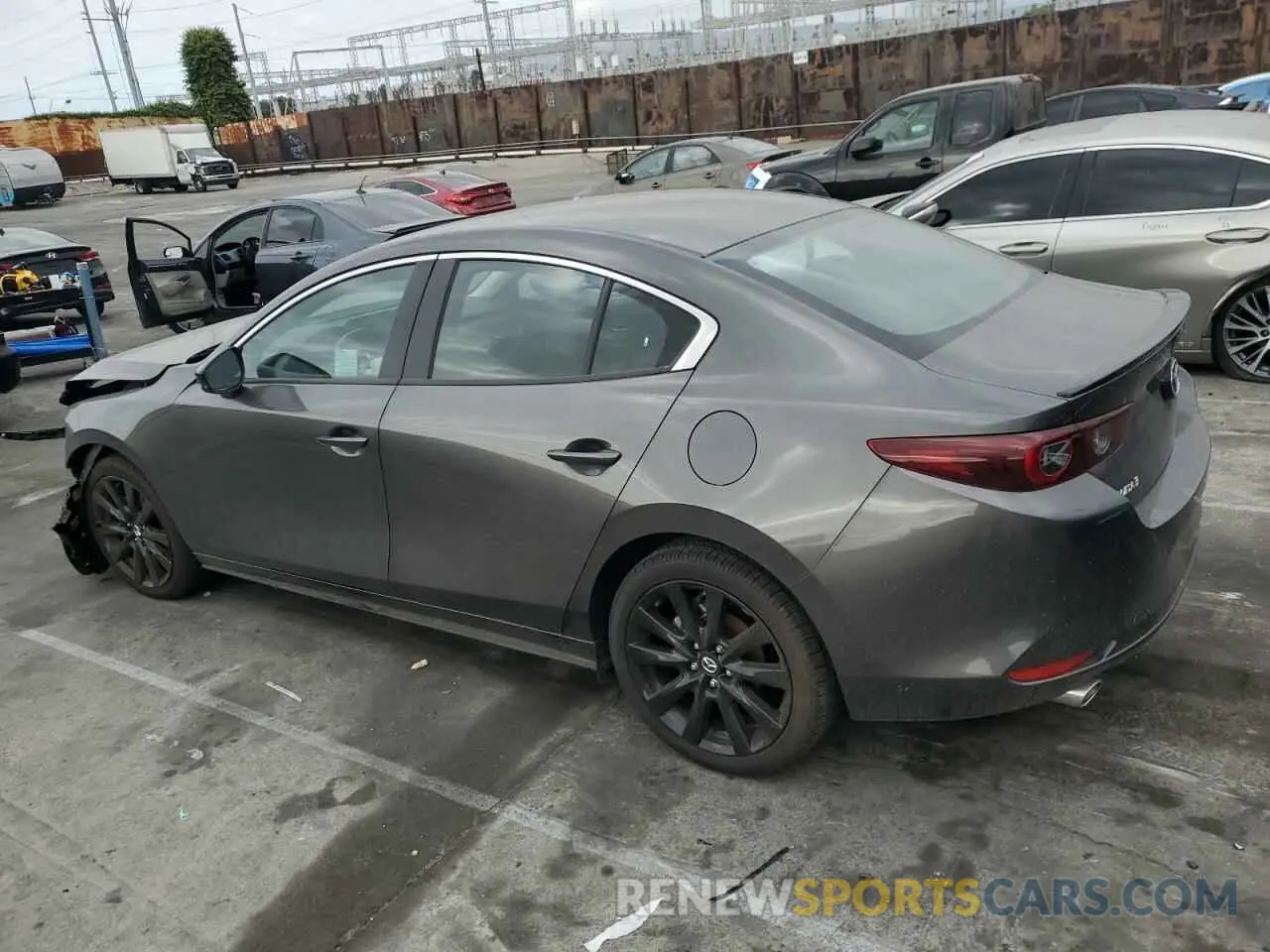 2 Фотография поврежденного автомобиля JM1BPABM5S1767690 MAZDA 3 SELECT S 2025
